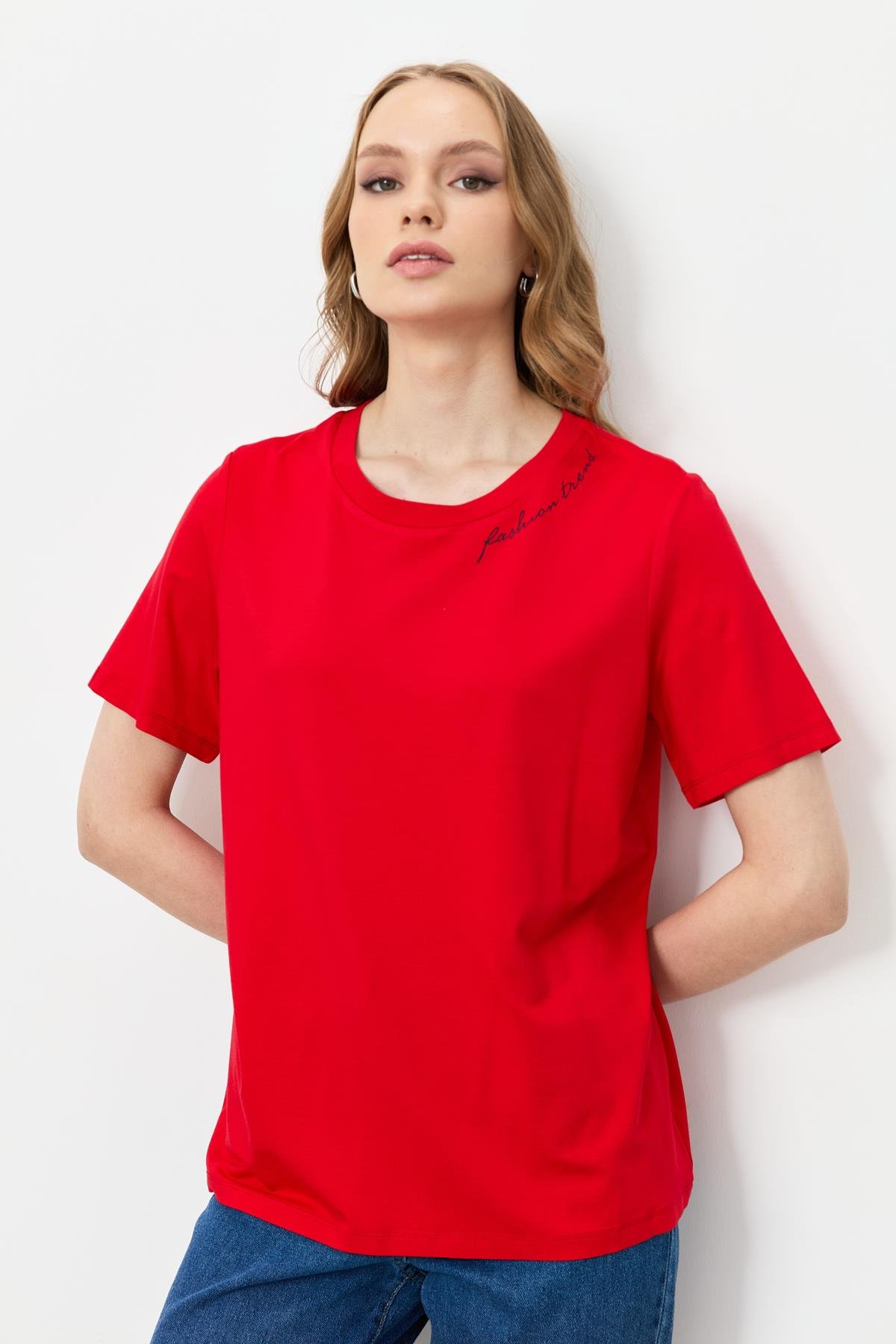 Yazı Detay Pamuklu Bluz-KIRMIZI