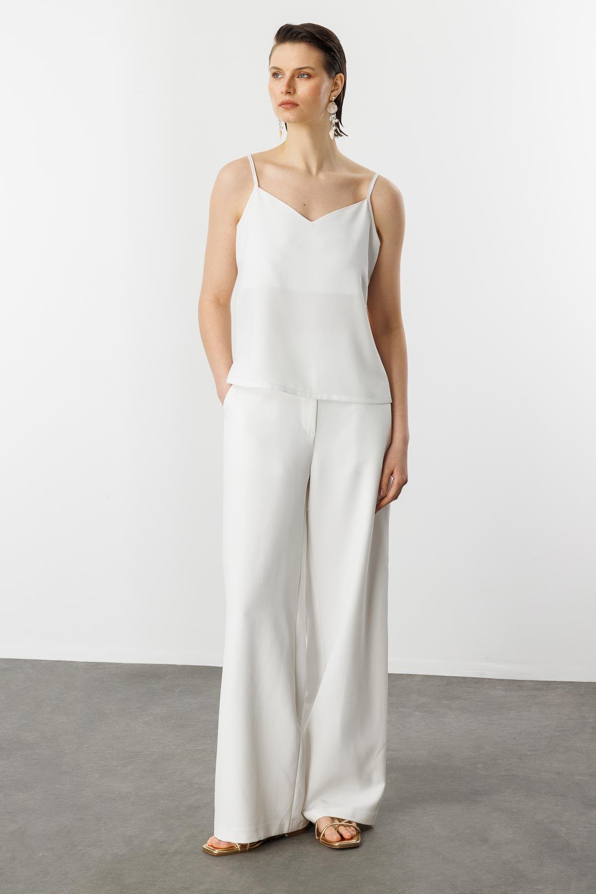 Askılı V Yaka Bluz-KEMIK