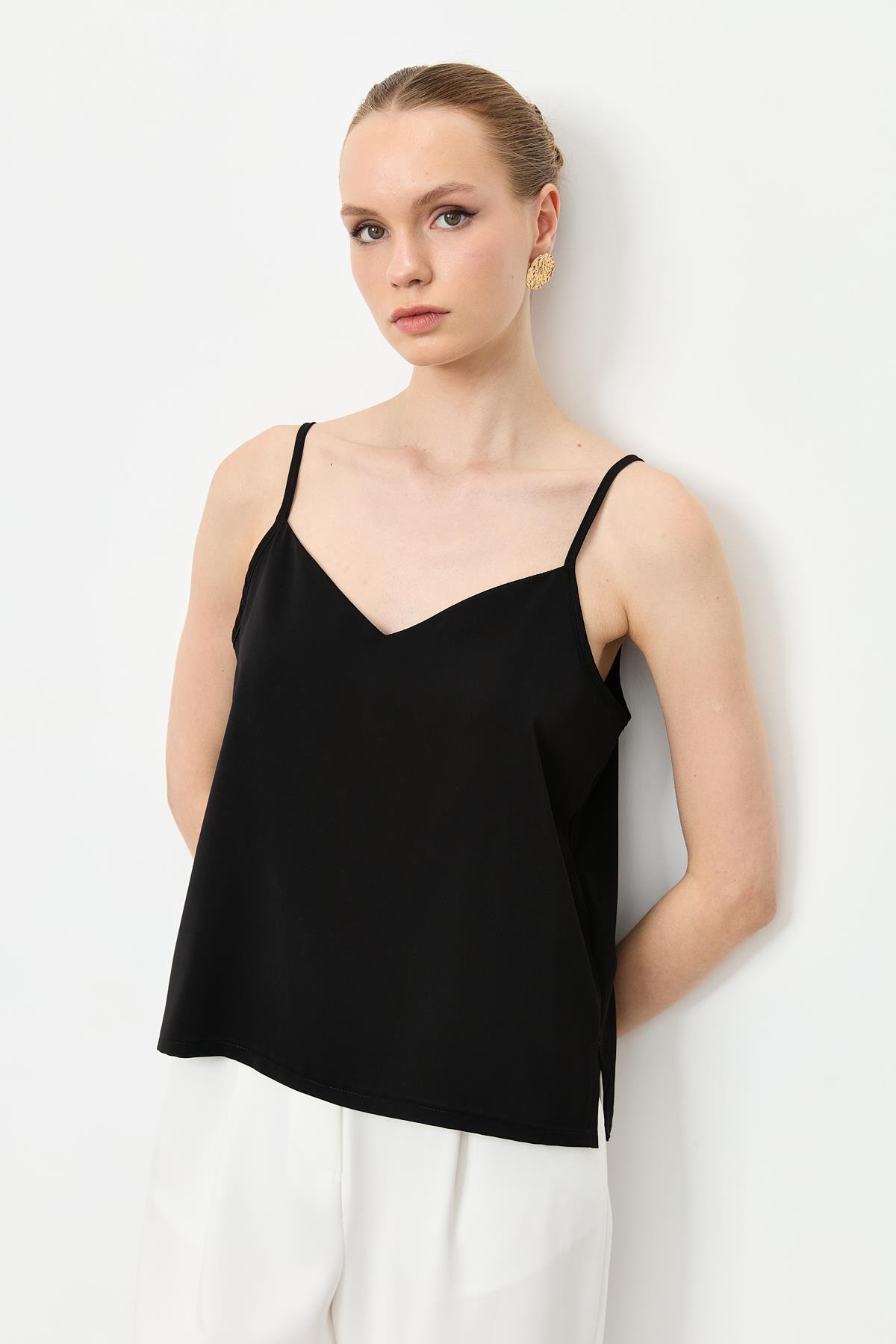 Askılı V Yaka Bluz-SİYAH