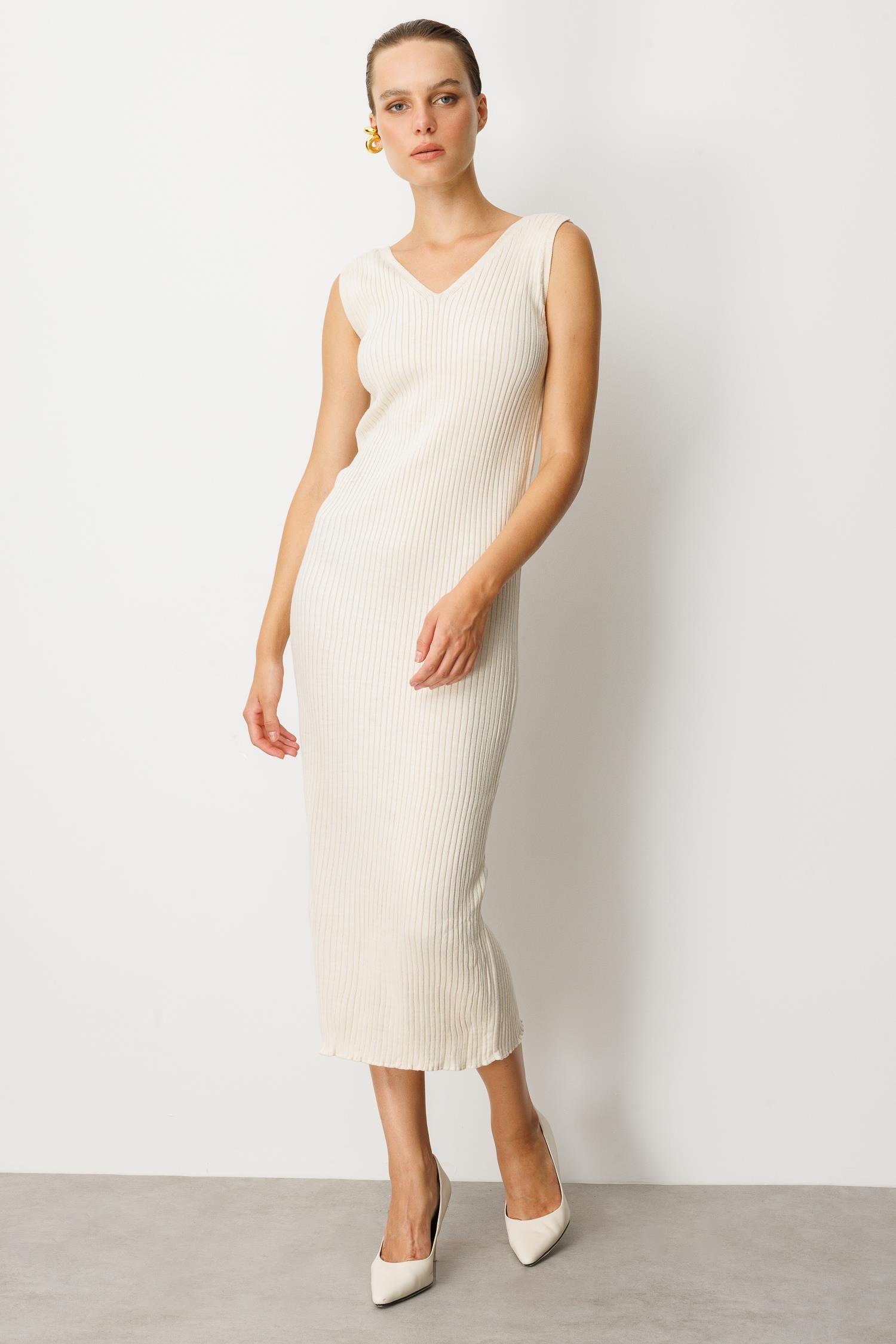 Balıkçı Yaka Desenli Triko Takım Elbise-KREM