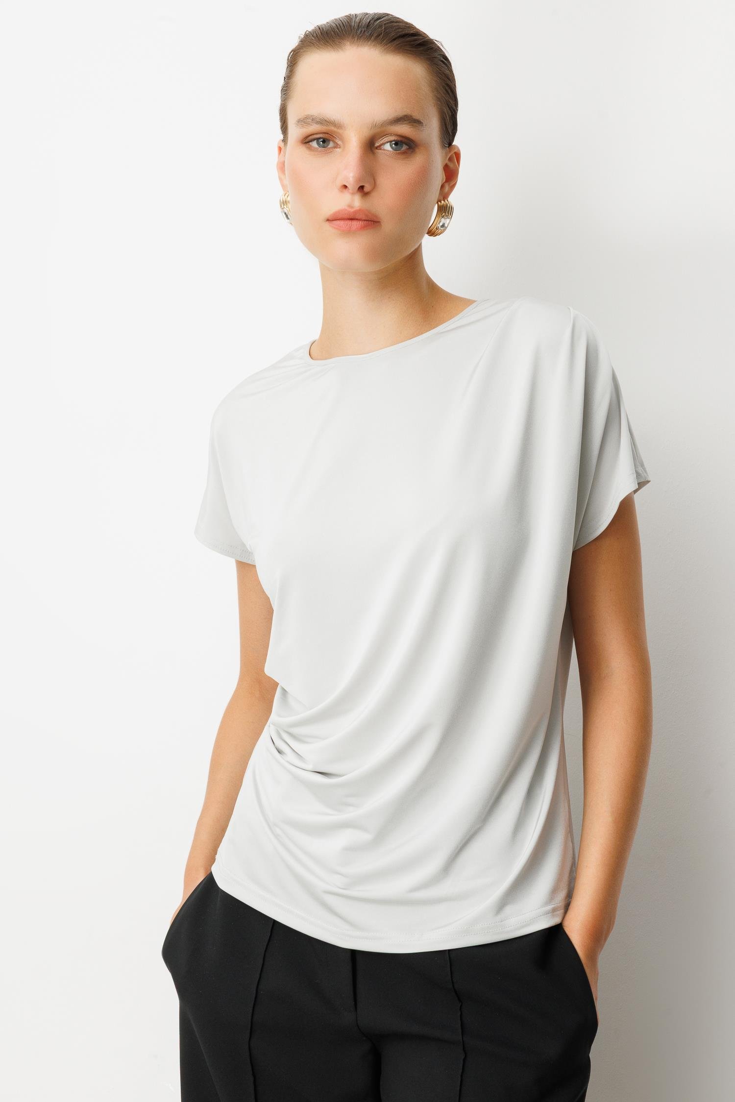 Beli Drape Detaylı Bluz-KEMIK