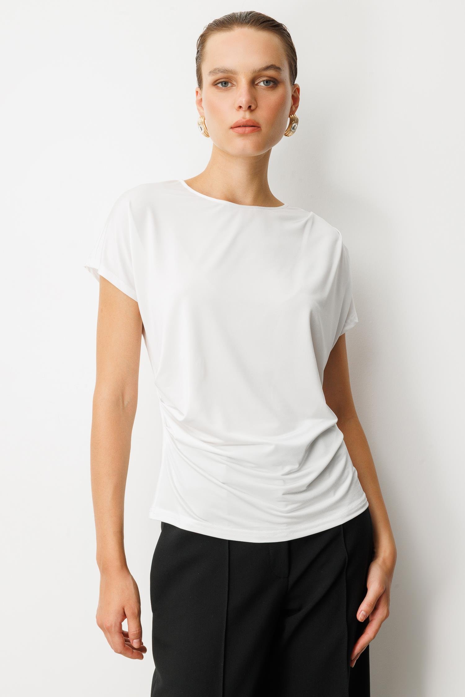 Beli Drape Detaylı Bluz-KEMIK