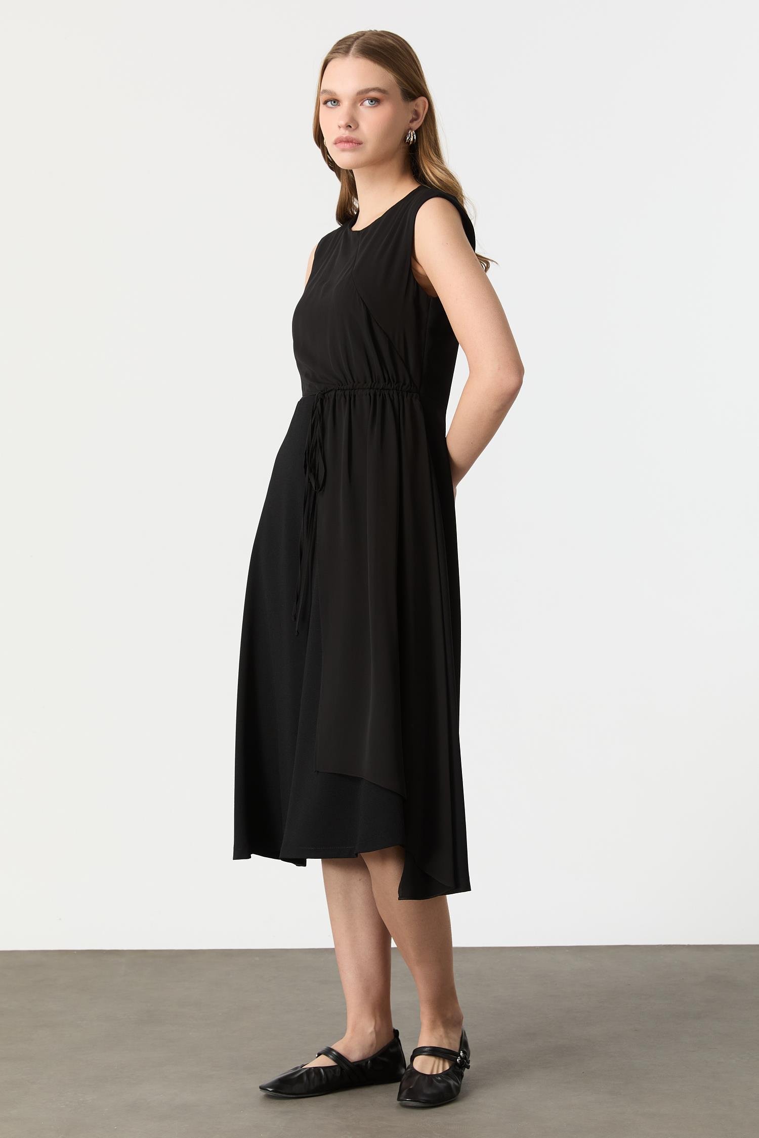 Beli Drapeli Tül Detay Krep Elbise-SİYAH