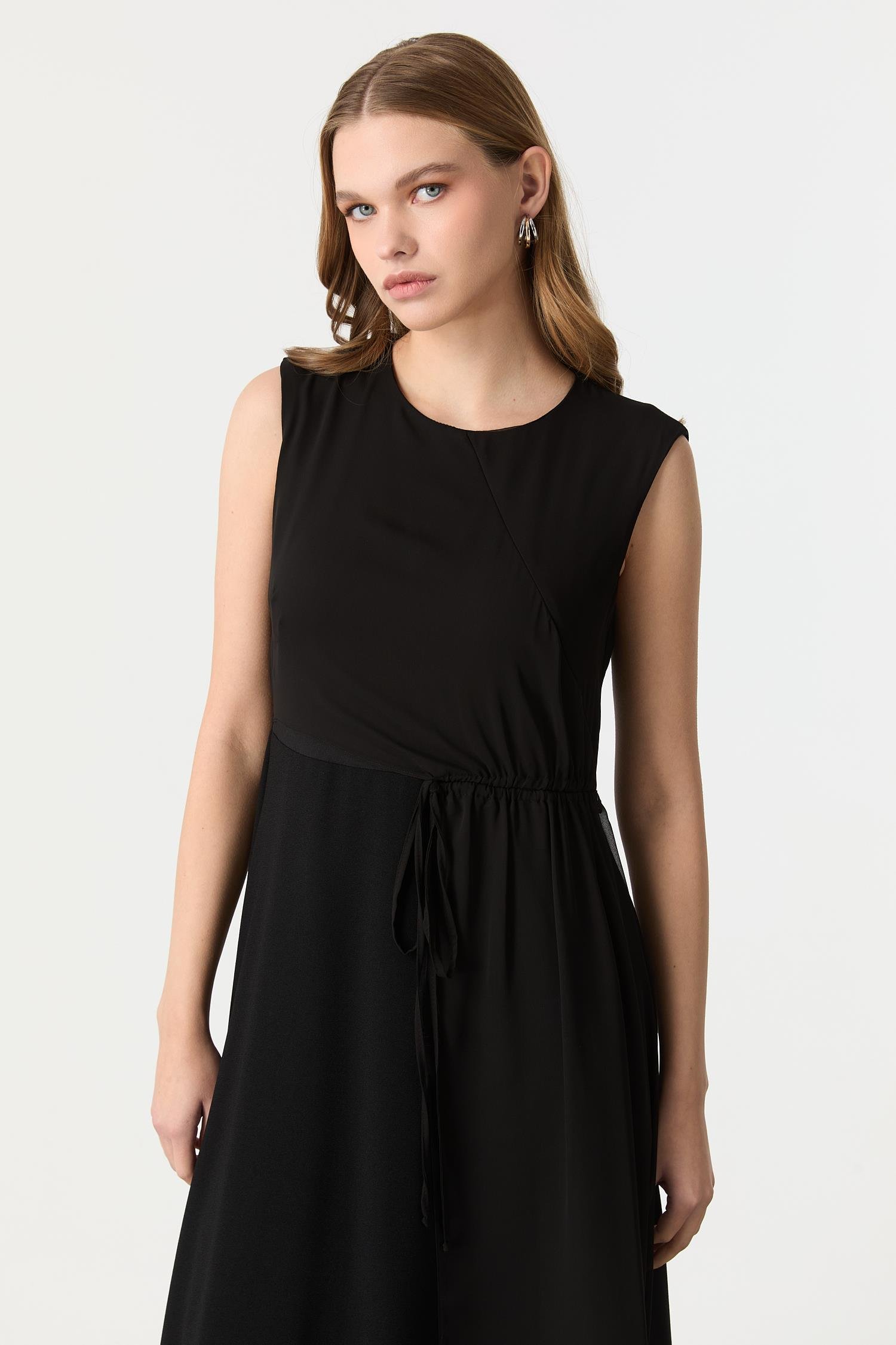 Beli Drapeli Tül Detay Krep Elbise-SİYAH