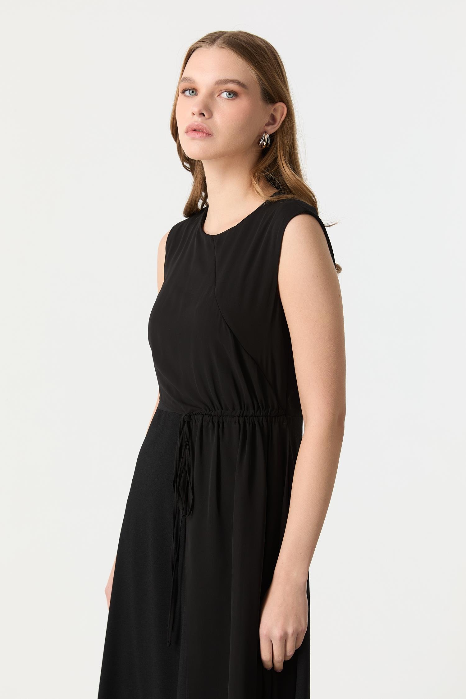 Beli Drapeli Tül Detay Krep Elbise-SİYAH