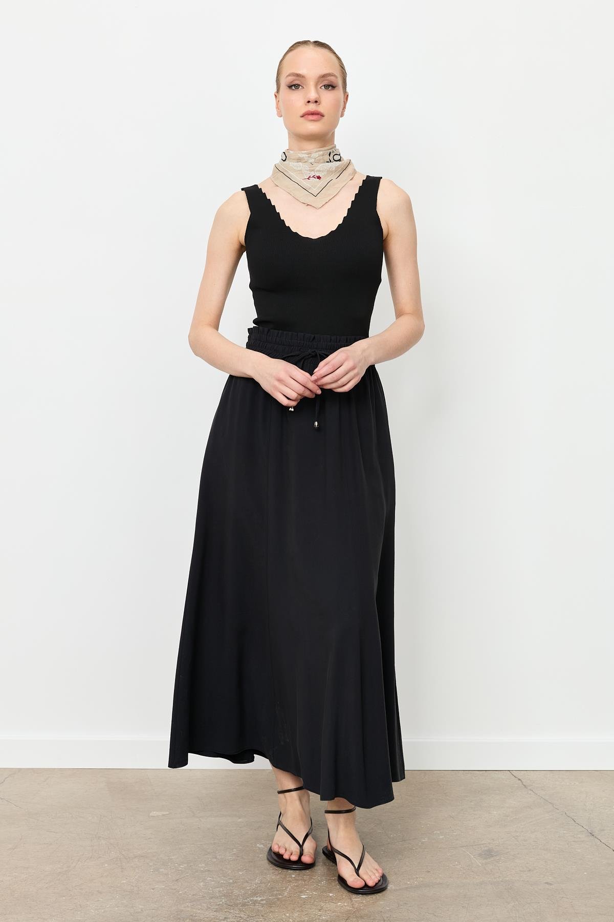 Beli Lastik Modal Uzun Etek-SİYAH