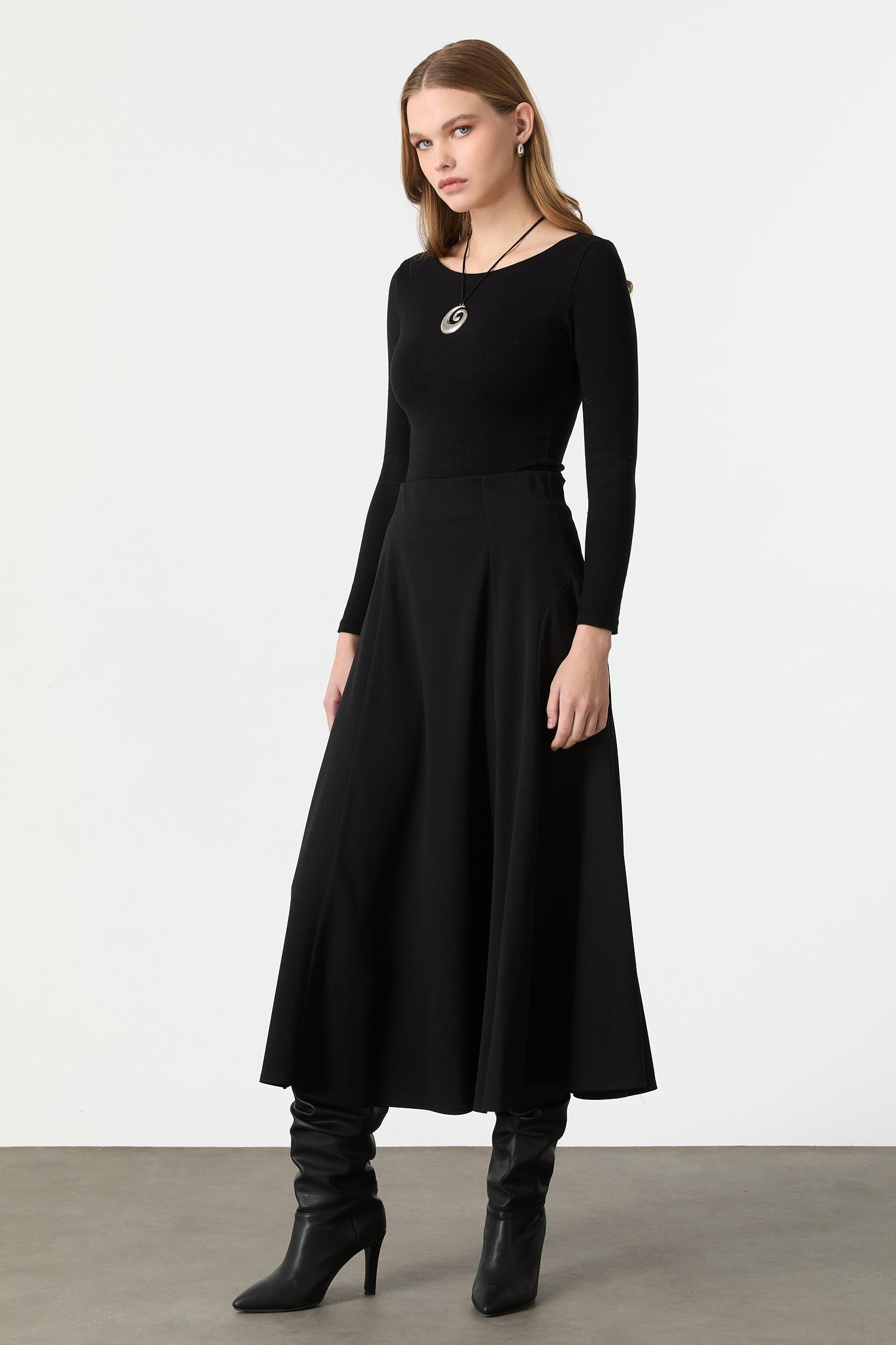 Beli Lastikli Krep Etek-SİYAH