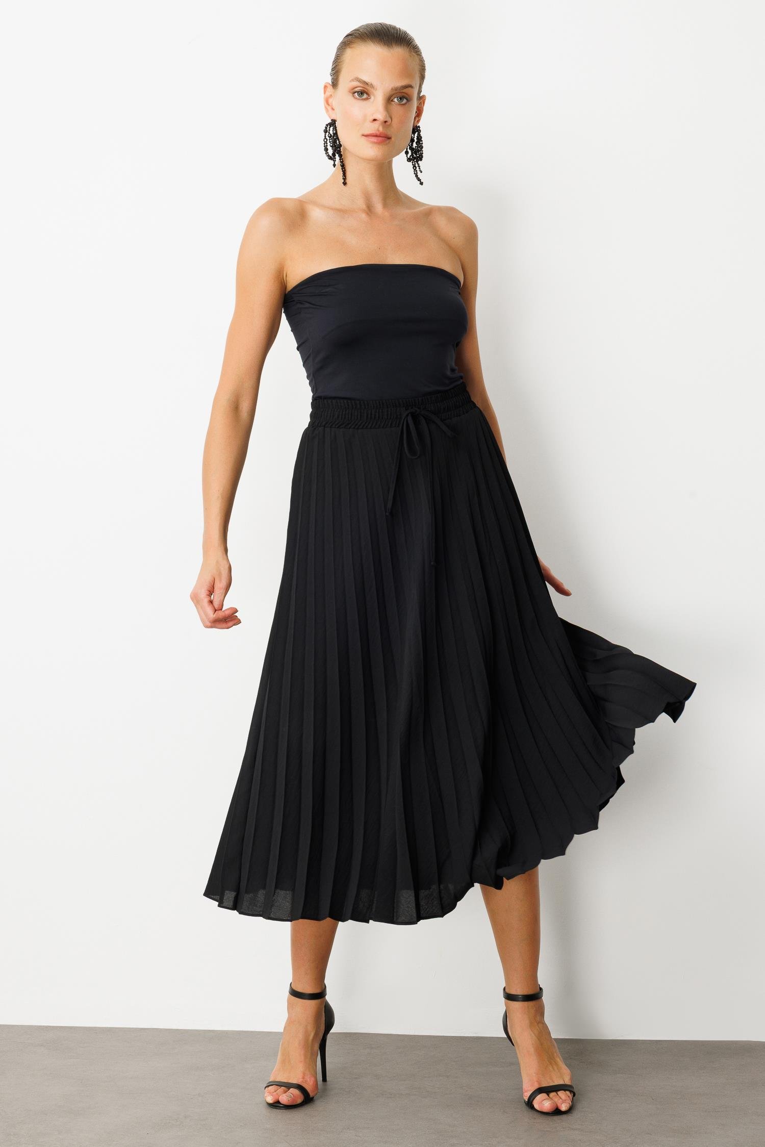 Beli Lastikli Pileli Etek-SİYAH