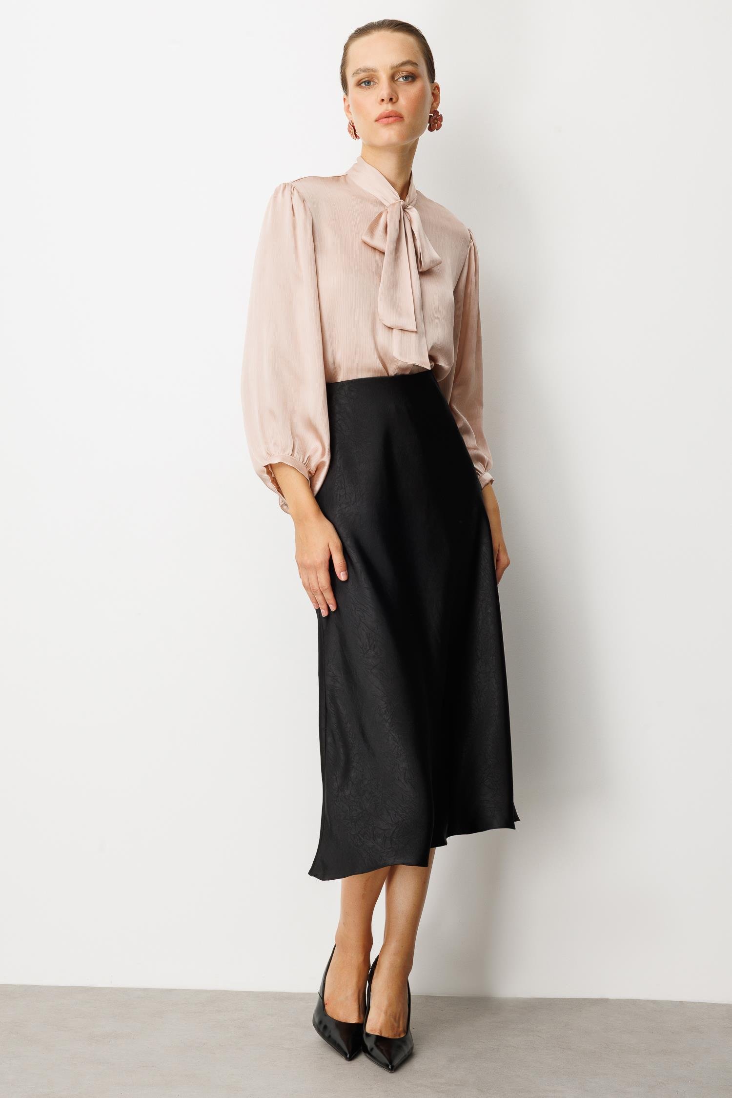 Beli Lastikli Saten Görünüm Etek-SİYAH