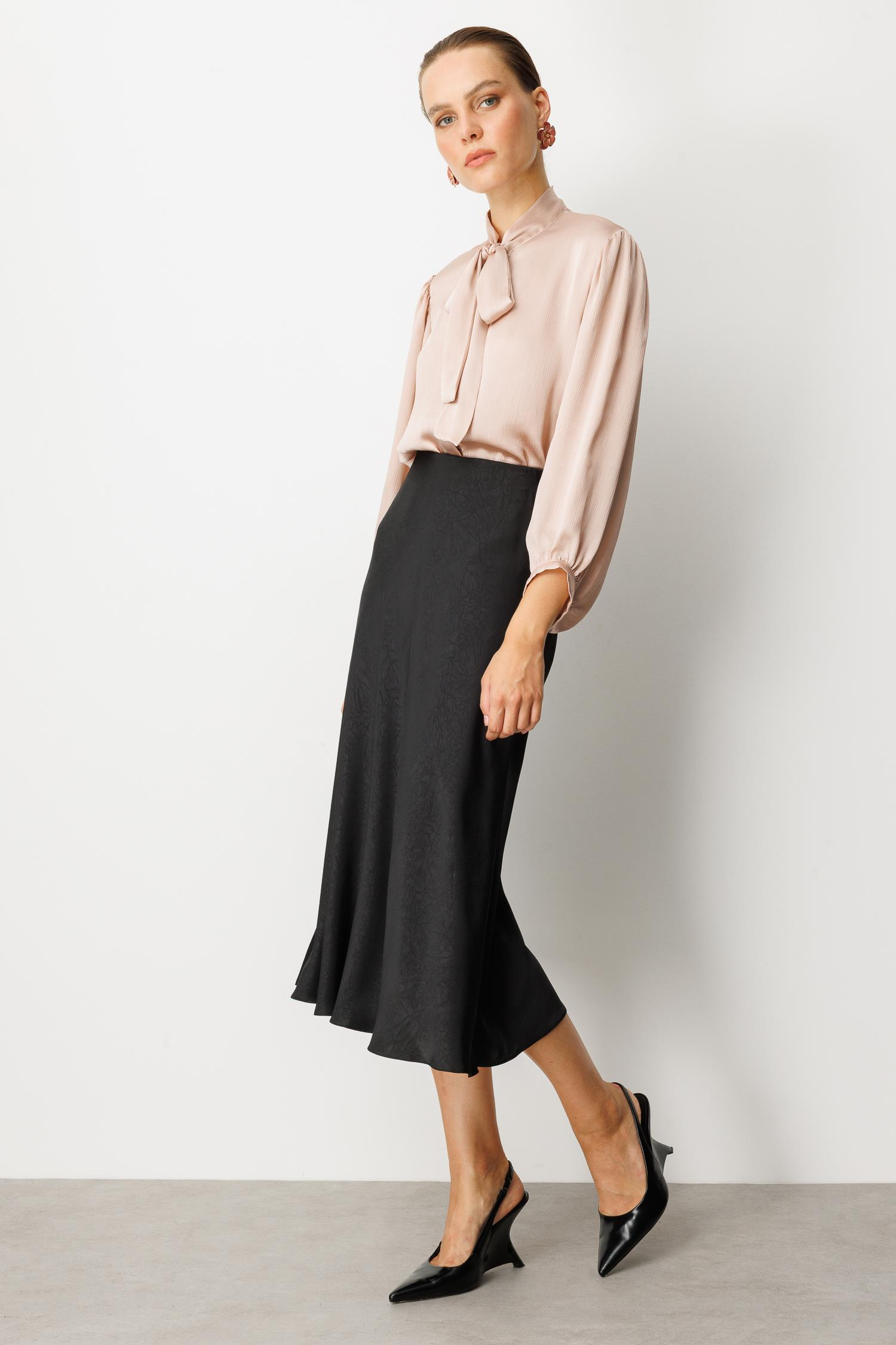 Beli Lastikli Saten Görünüm Etek-SİYAH