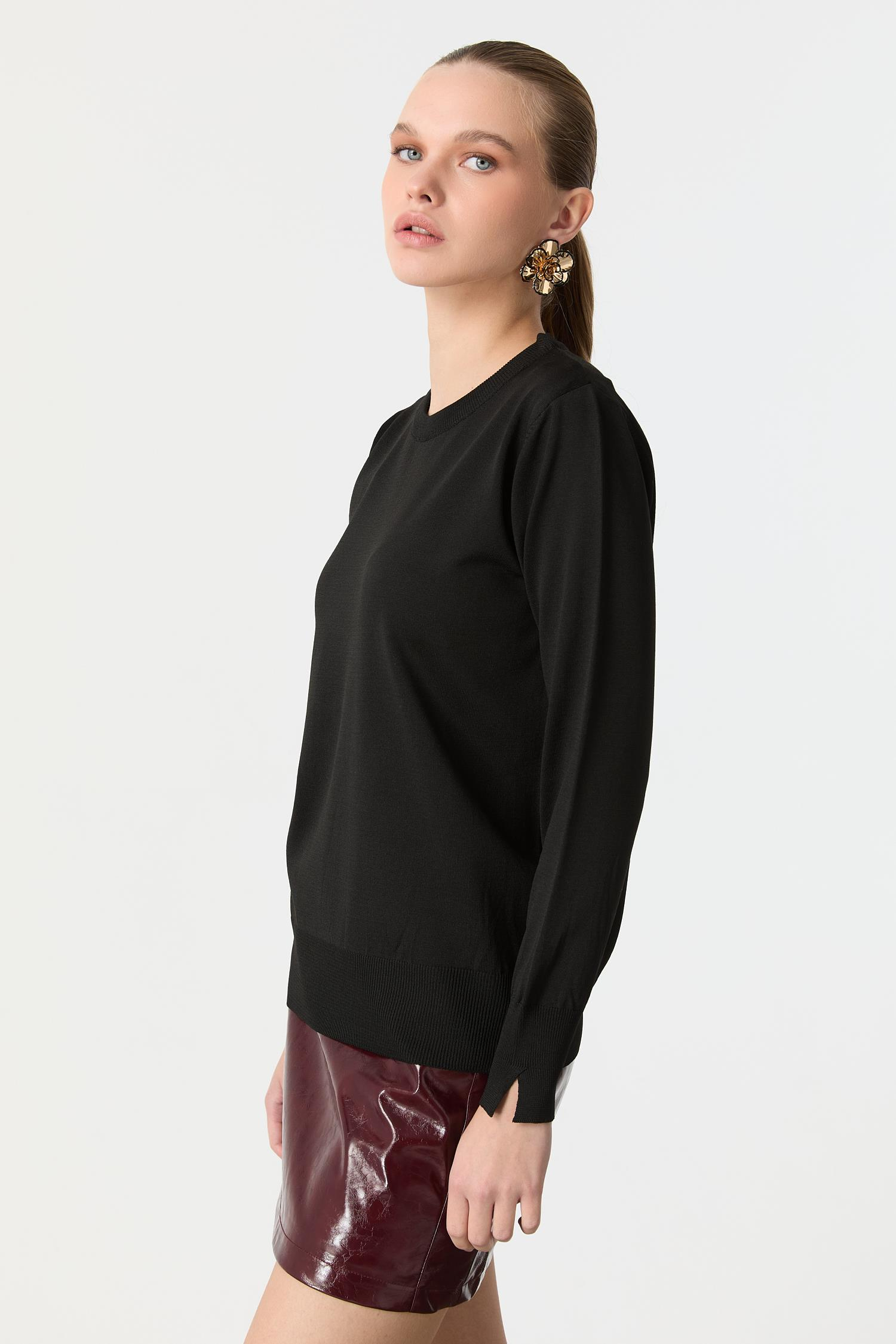 Biye Detaylı Basic Triko Kazak-SİYAH