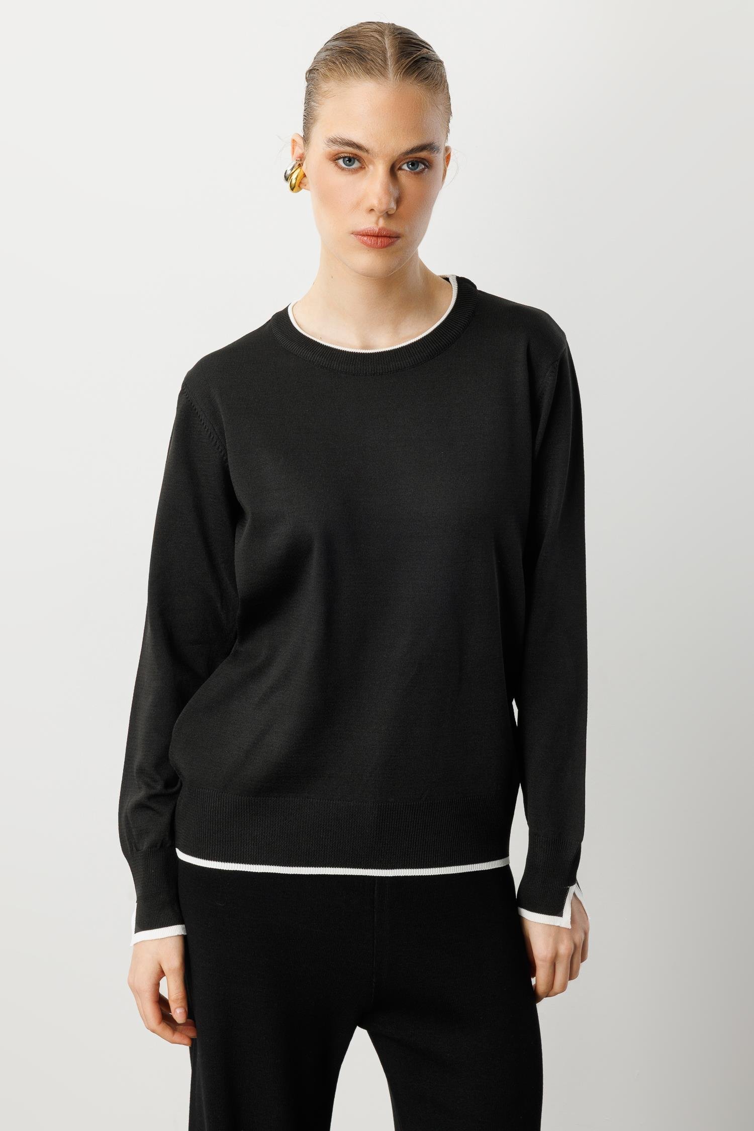 Biye Detaylı Basic Triko Kazak-SİYAH