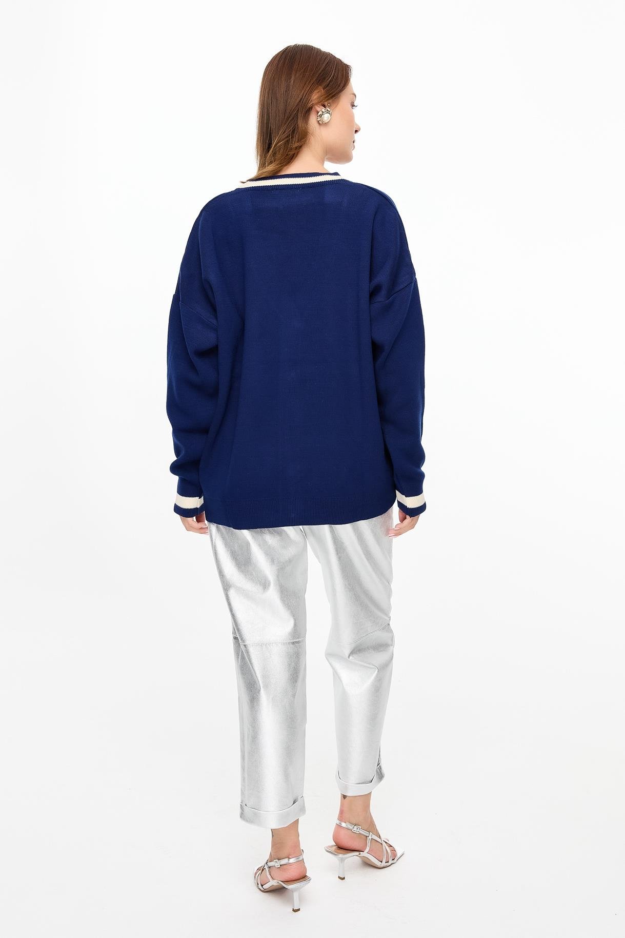 Biyeli Taşlı Düğmeli Triko Hırka - LACI