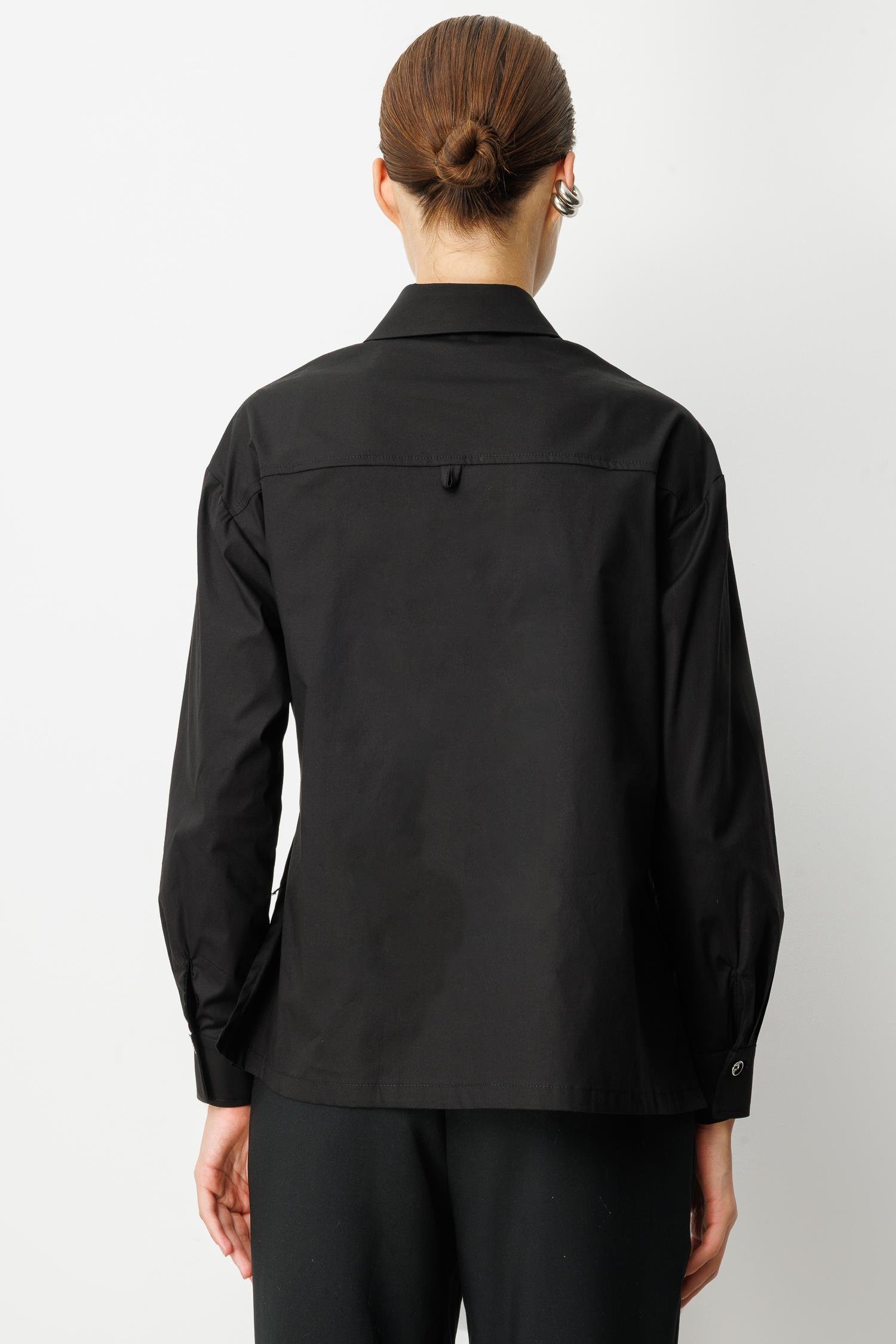 Broşlu Bağlama Detay Gömlek-SİYAH