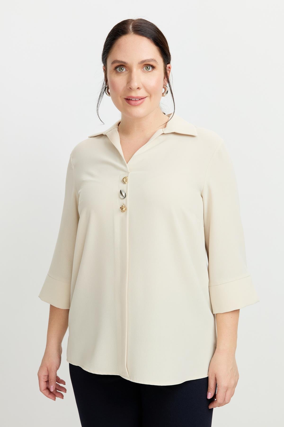 Büyük Beden Broş Detaylı Gömlek-KUM