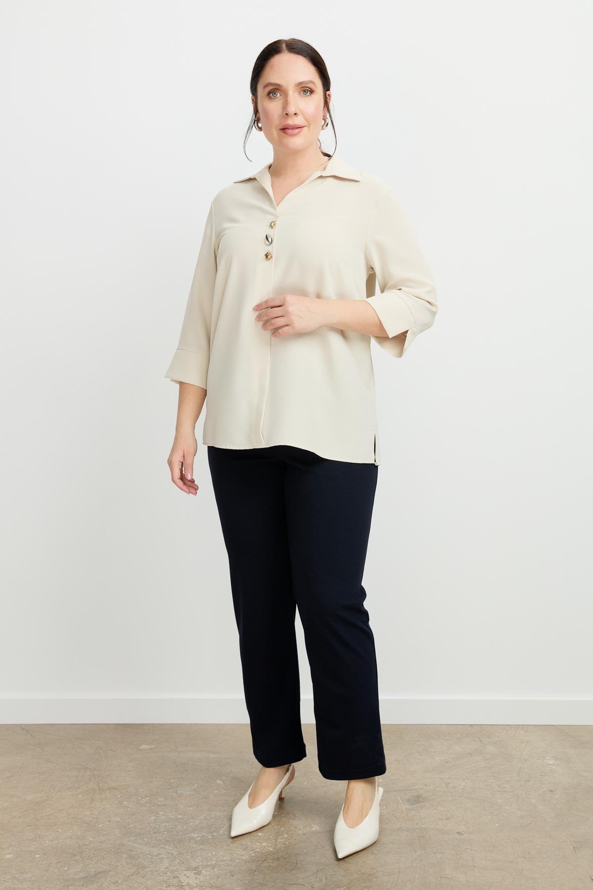 Büyük Beden Broş Detaylı Gömlek-KUM