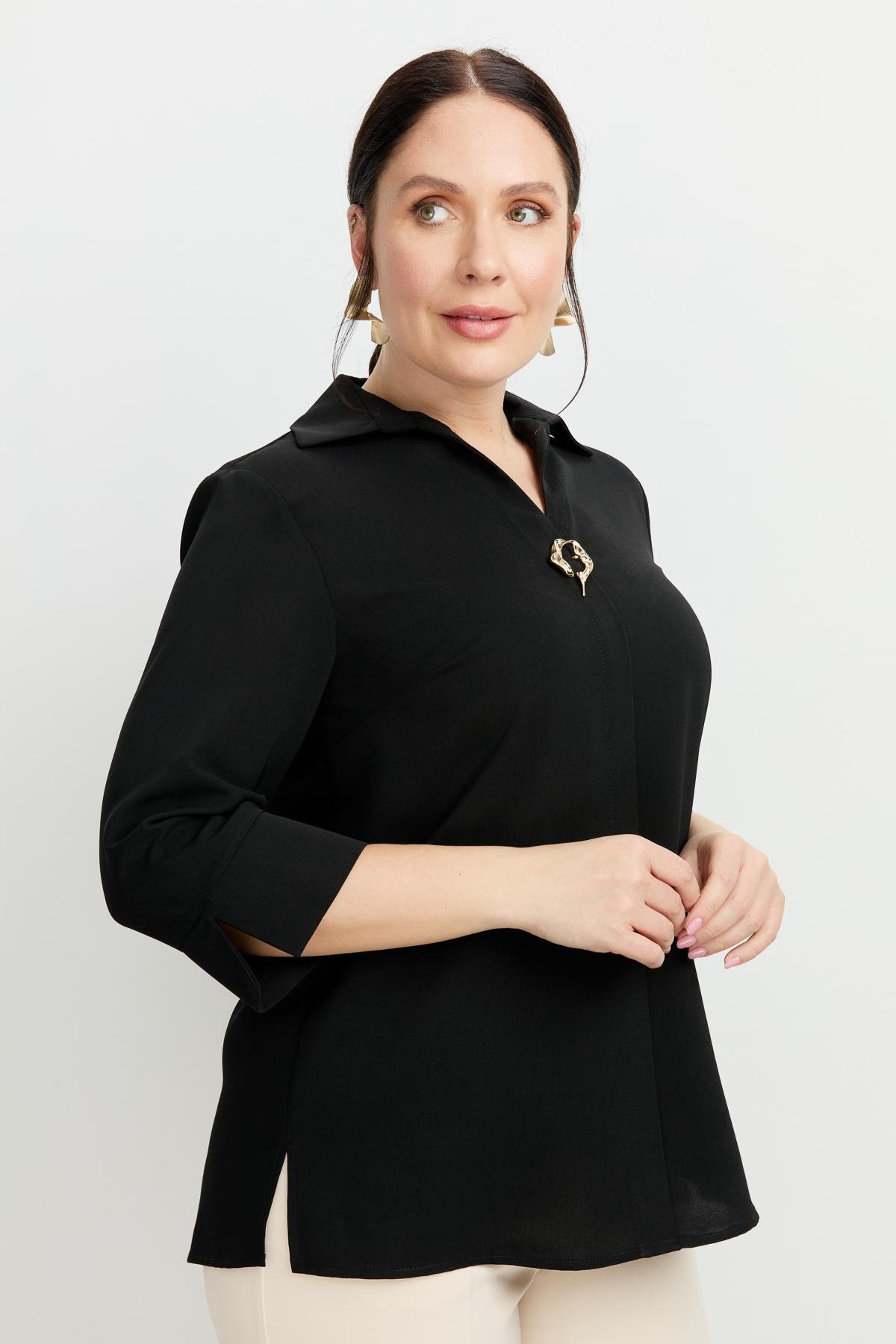 Büyük Beden Broş Detaylı Gömlek-SİYAH