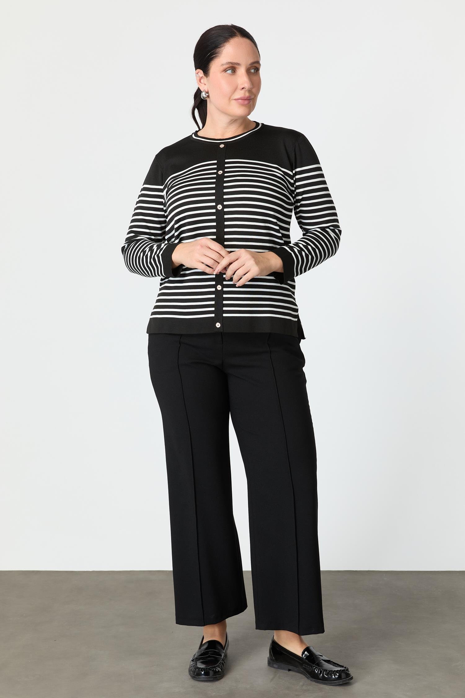 Büyük Beden Çizgili Triko Kazak-SİYAH