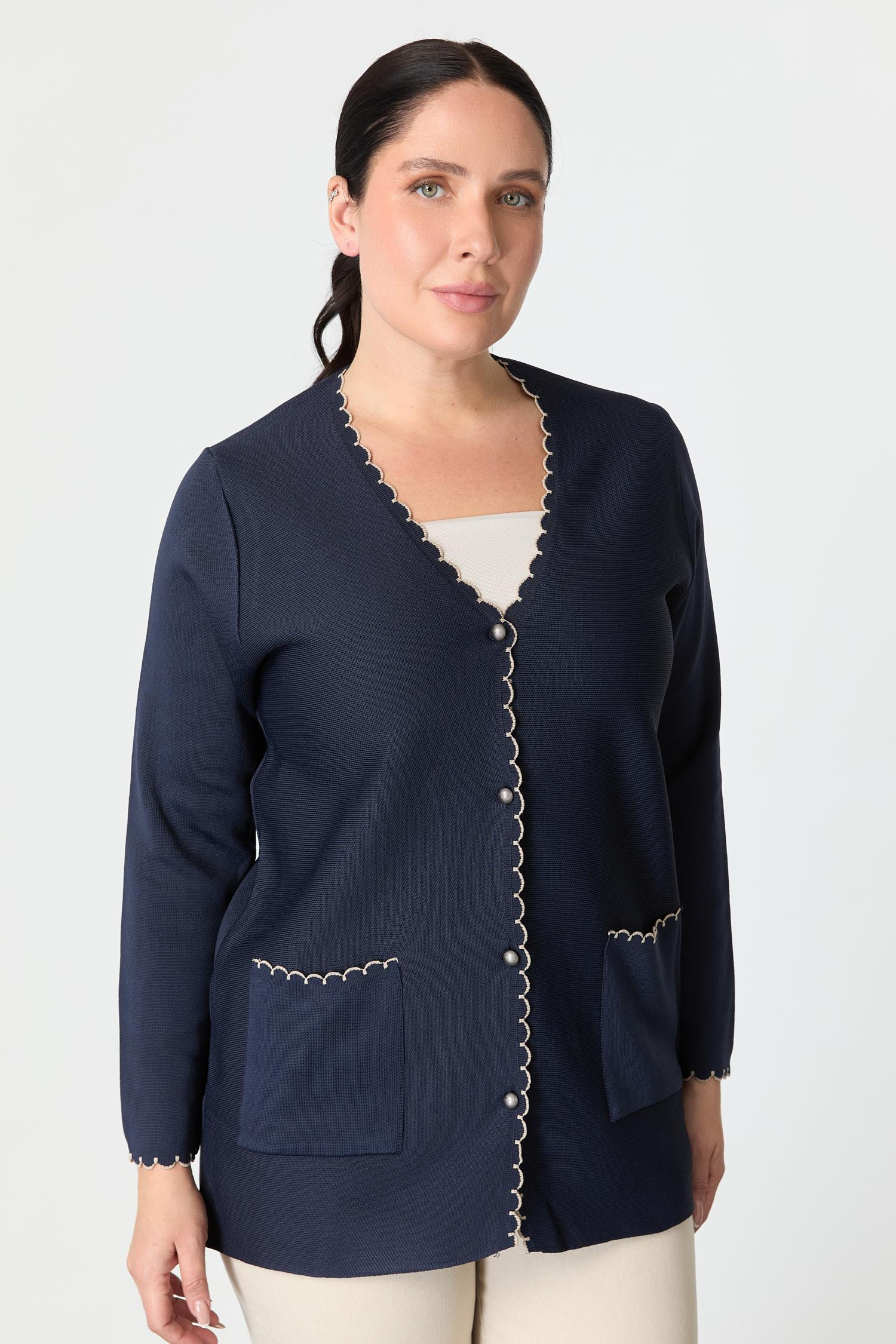 Büyük Beden Düğme Detay Triko Hırka-LACI