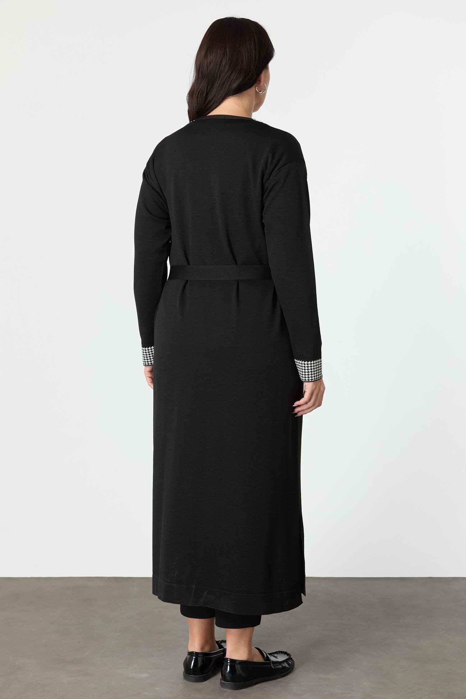 Büyük Beden Düğmeli Uzun Triko Hırka-SİYAH