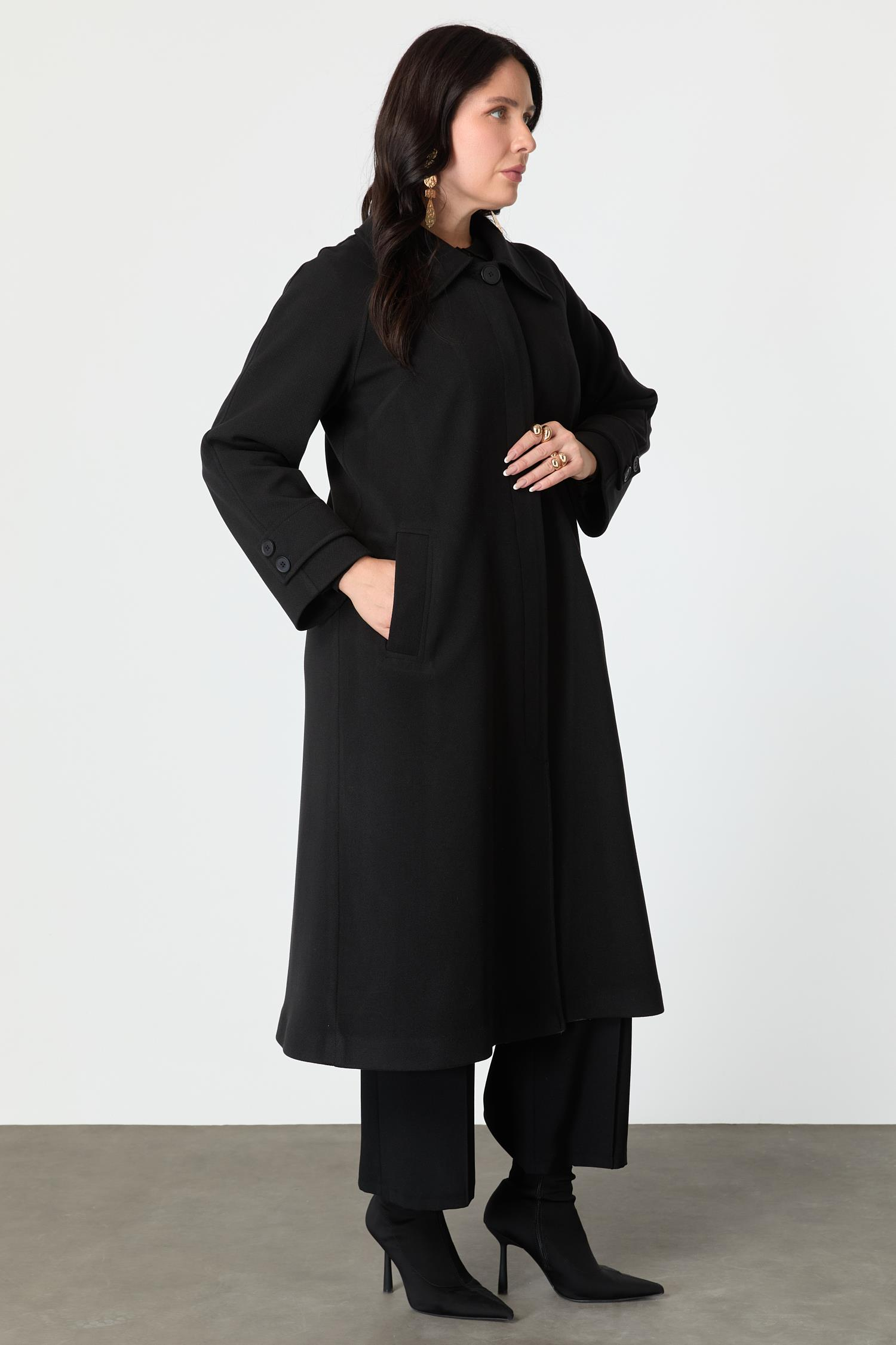 Büyük Beden Kol Detaylı Uzun Kaban-SİYAH