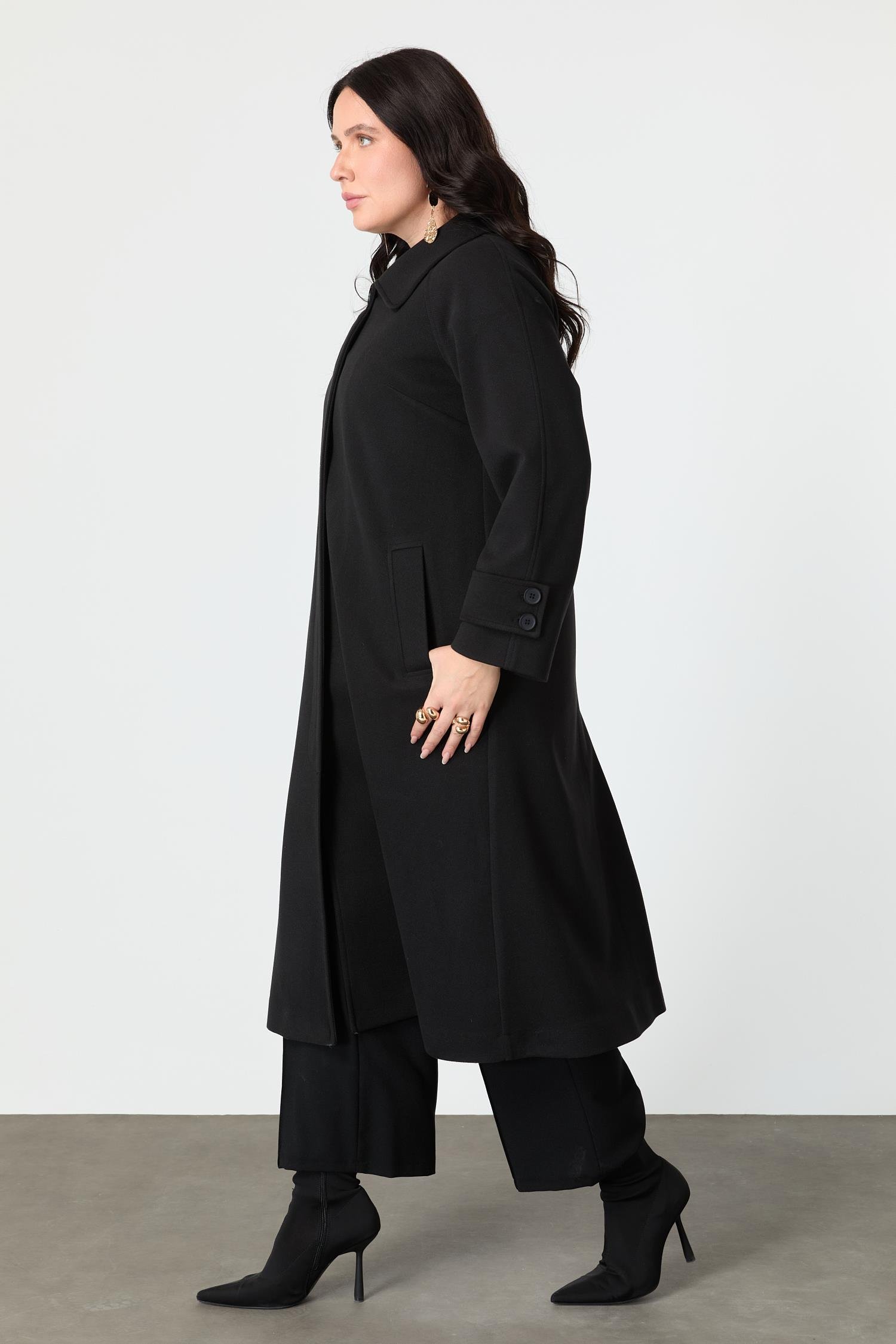 Büyük Beden Kol Detaylı Uzun Kaban-SİYAH