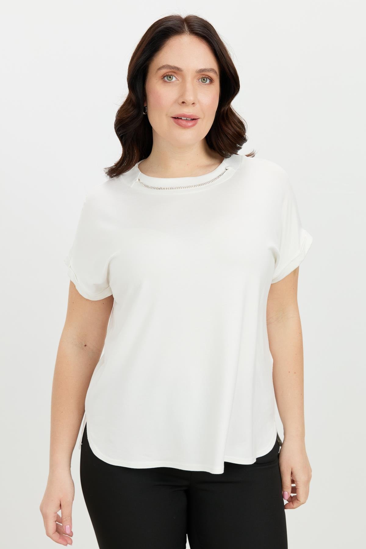 Büyük Beden Kolye Detaylı Bluz-KEMIK