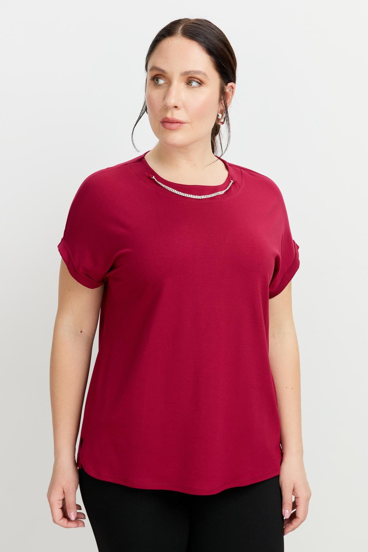 Büyük Beden Kolye Detaylı Bluz-MÜRDÜM