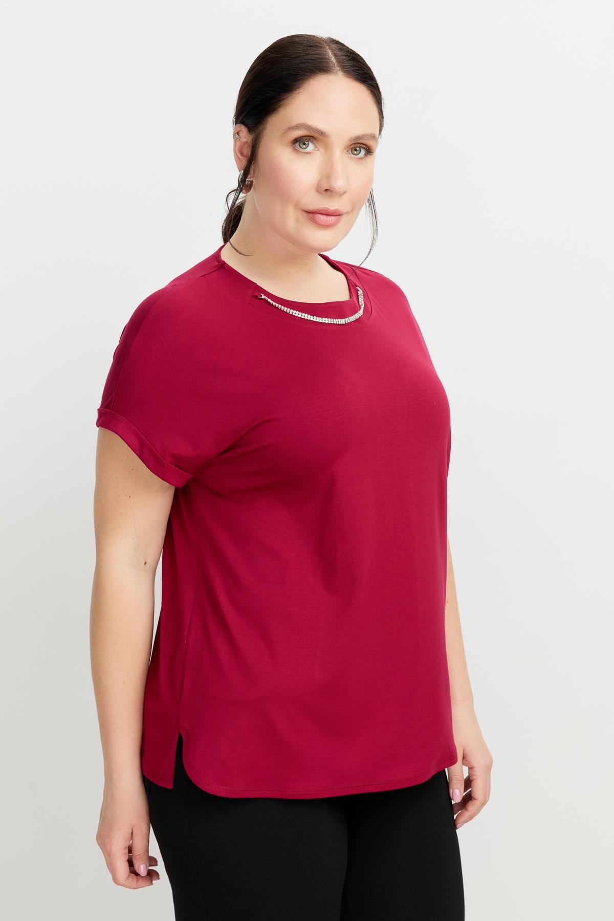 Büyük Beden Kolye Detaylı Bluz-MÜRDÜM