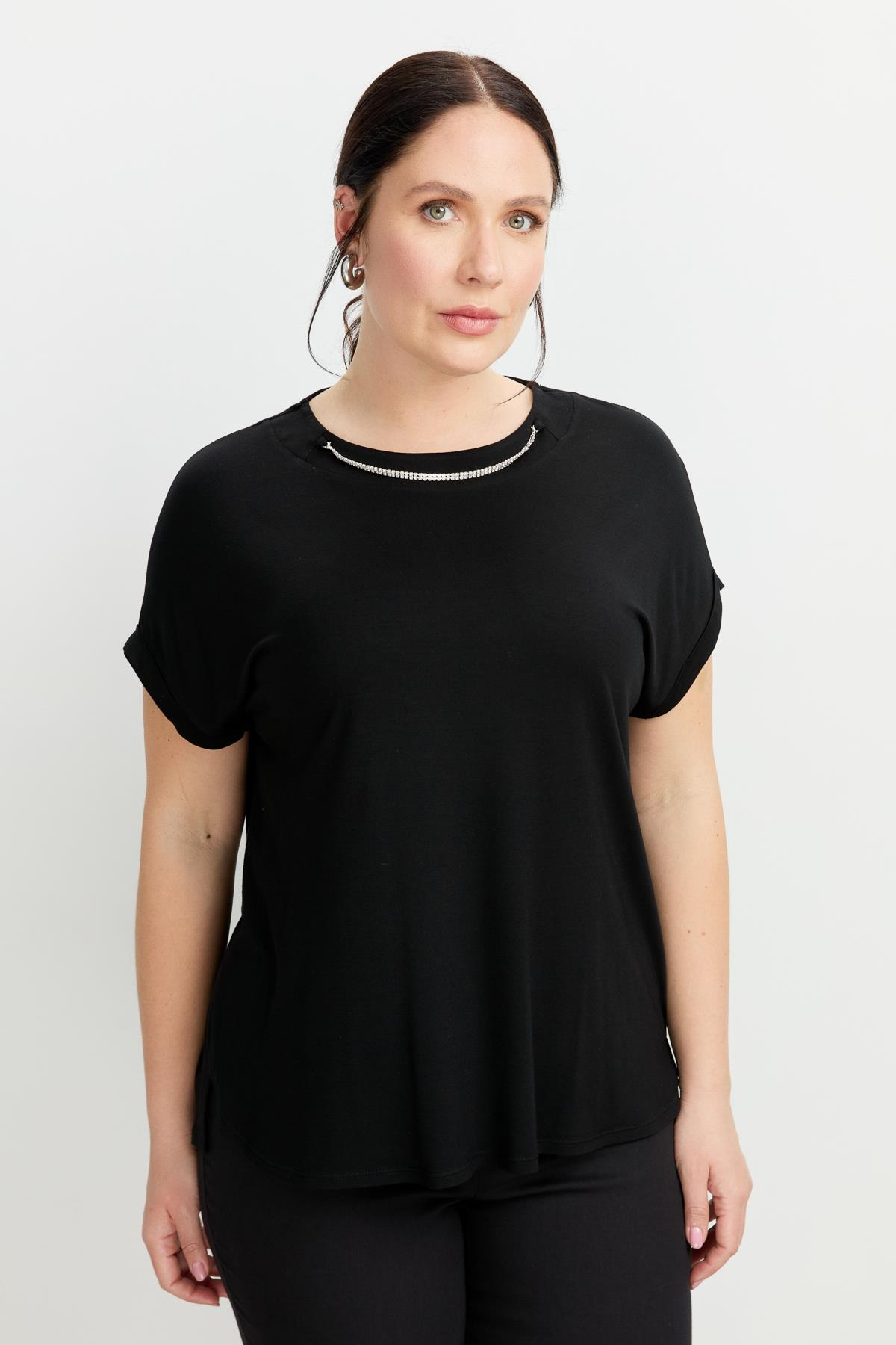 Büyük Beden Kolye Detaylı Bluz-SİYAH