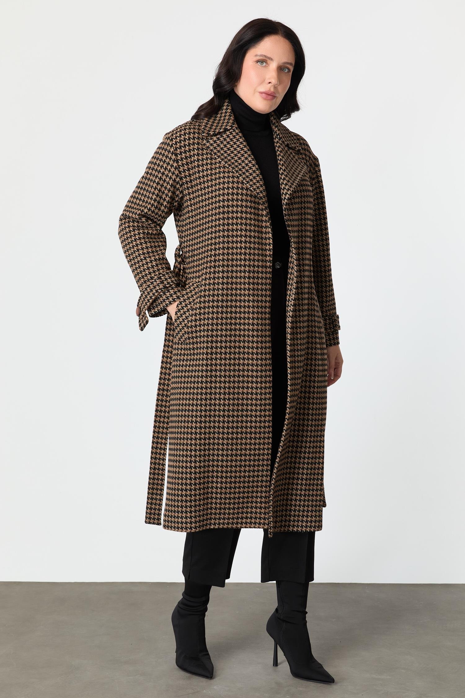 Büyük Beden Kuşaklı Kaban-KAHVE