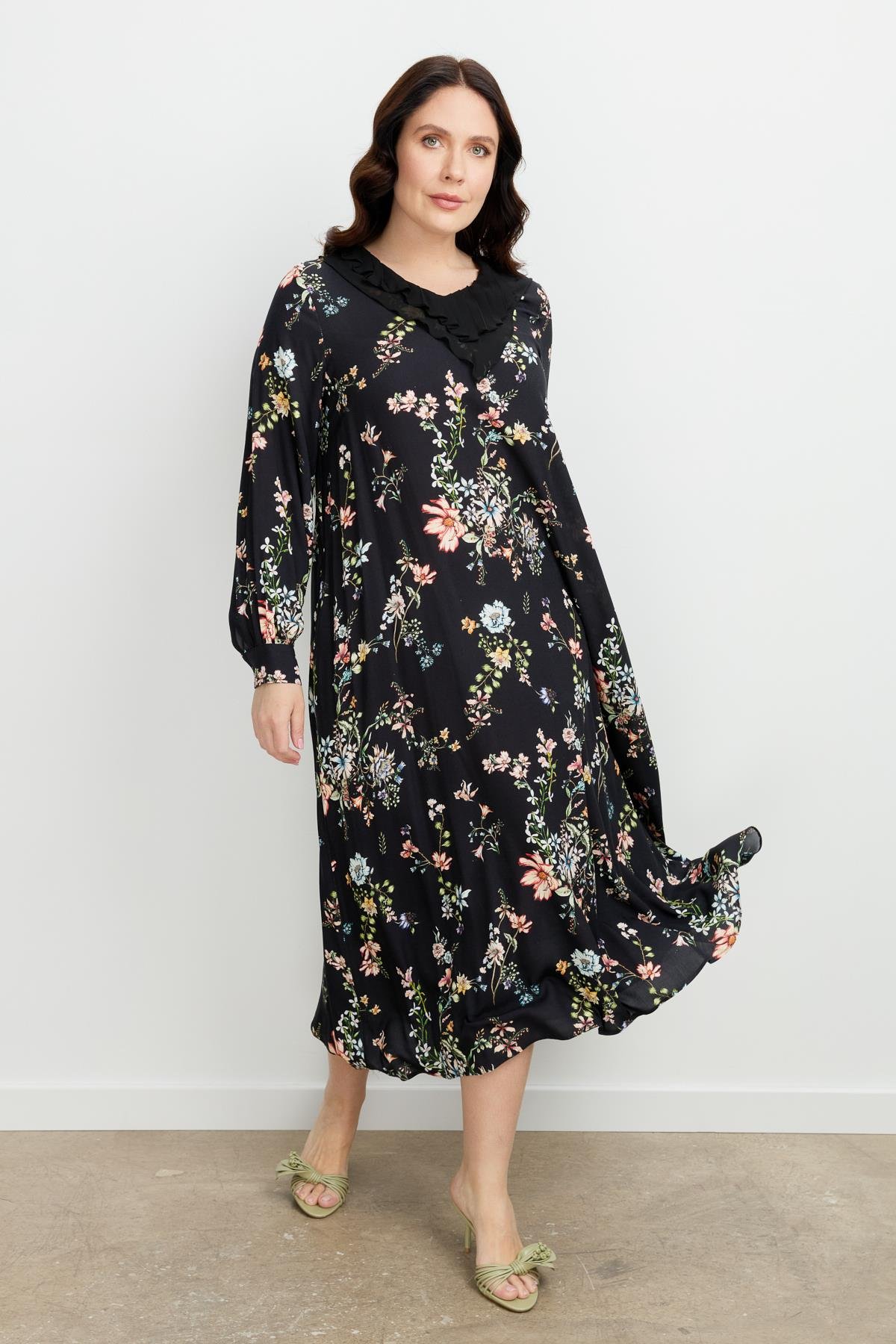 Büyük Beden Yaka Detalı Uzun Elbise-SİYAH