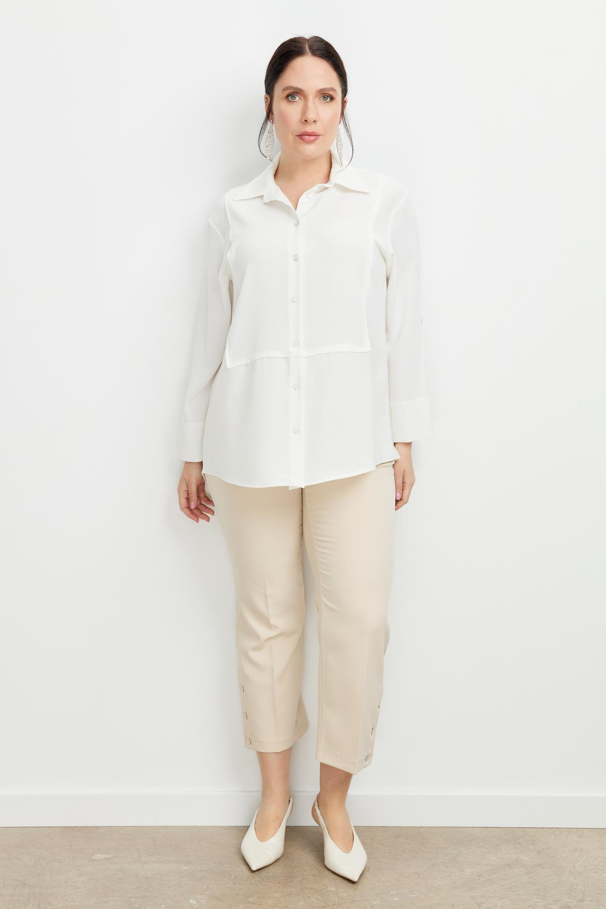 Büyük Beden Yakası Broşlu Gömlek-KEMIK