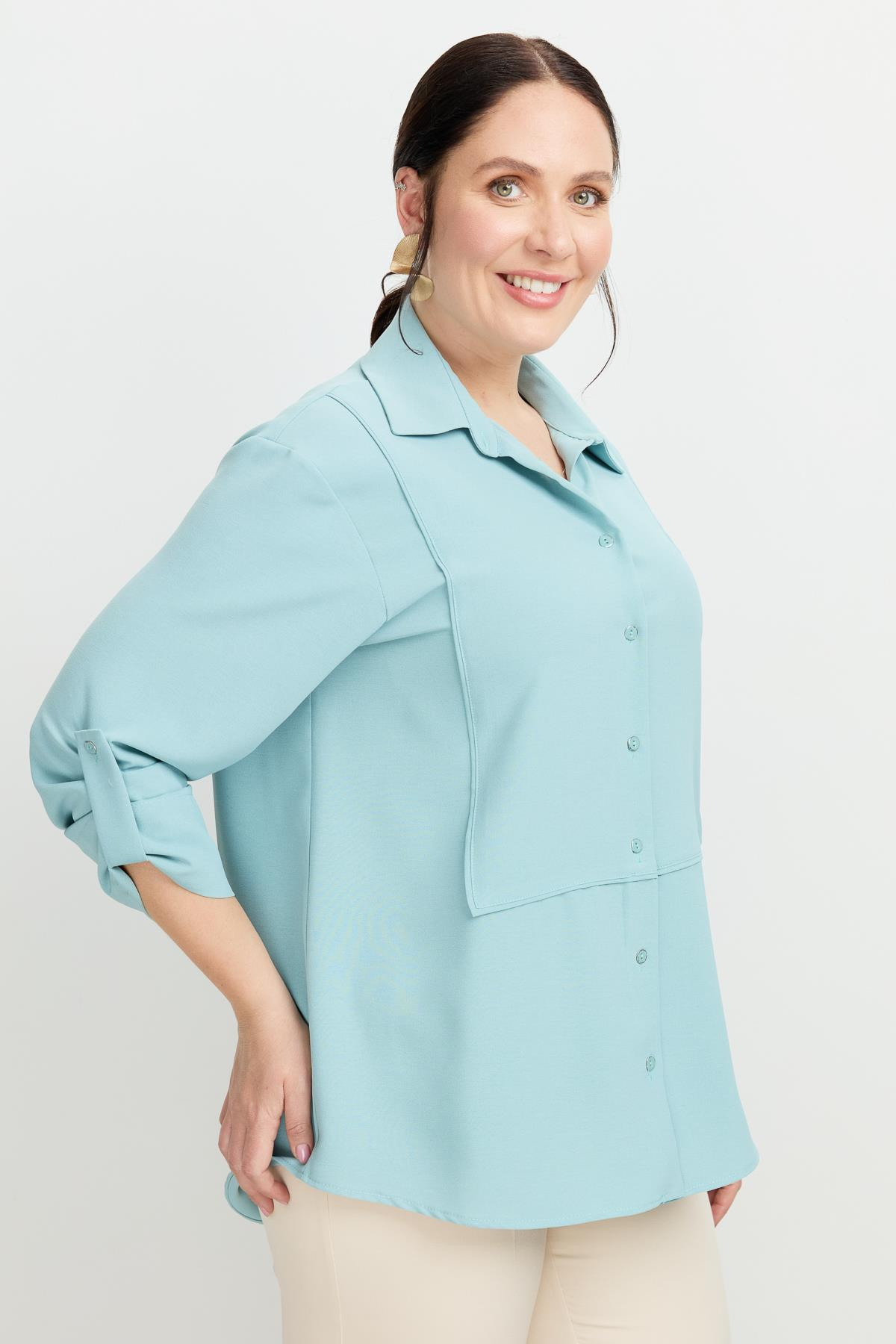 Büyük Beden Yakası Broşlu Gömlek-MINT
