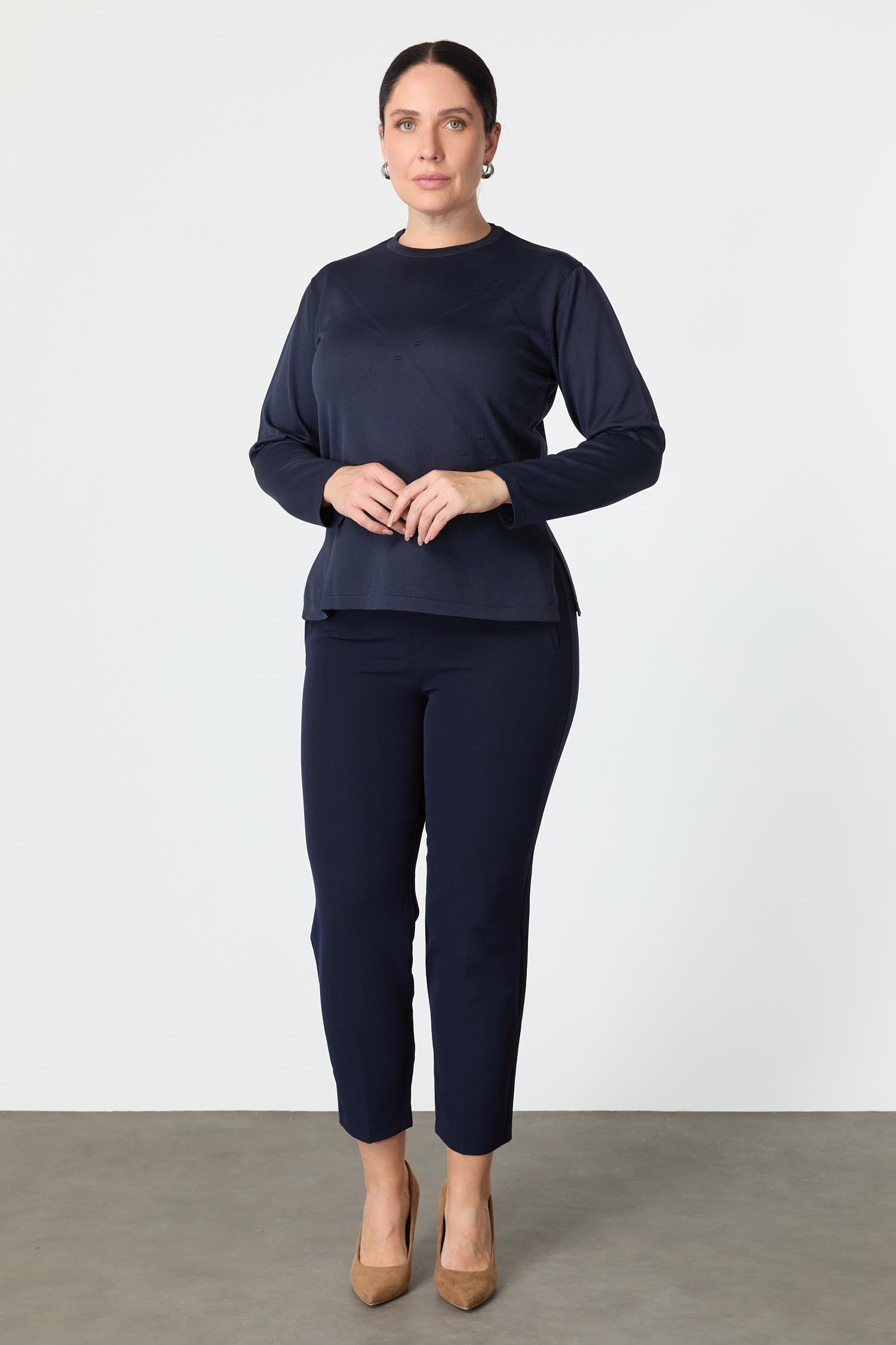 Büyük Beden Yuvarlak Yaka Triko kazak-LACI