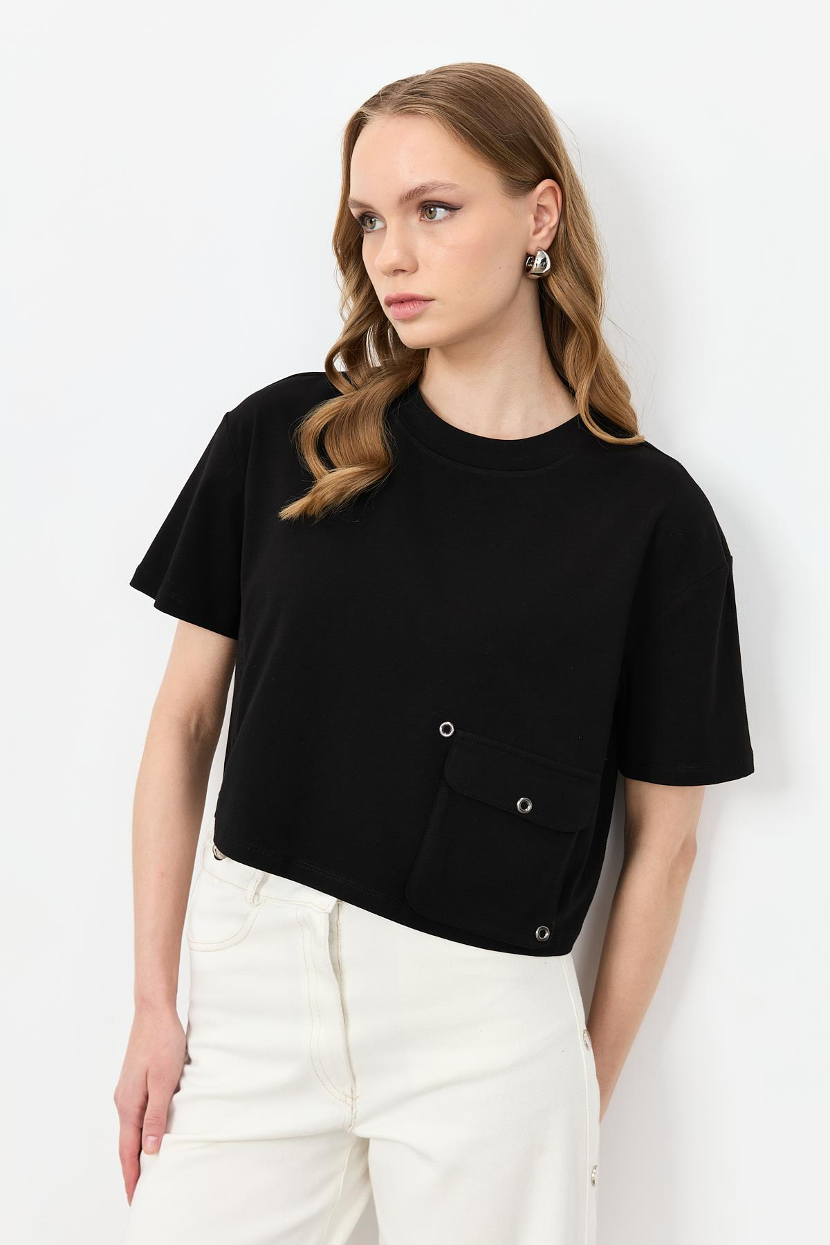 Büzgü Detay Cepli Bluz-SİYAH
