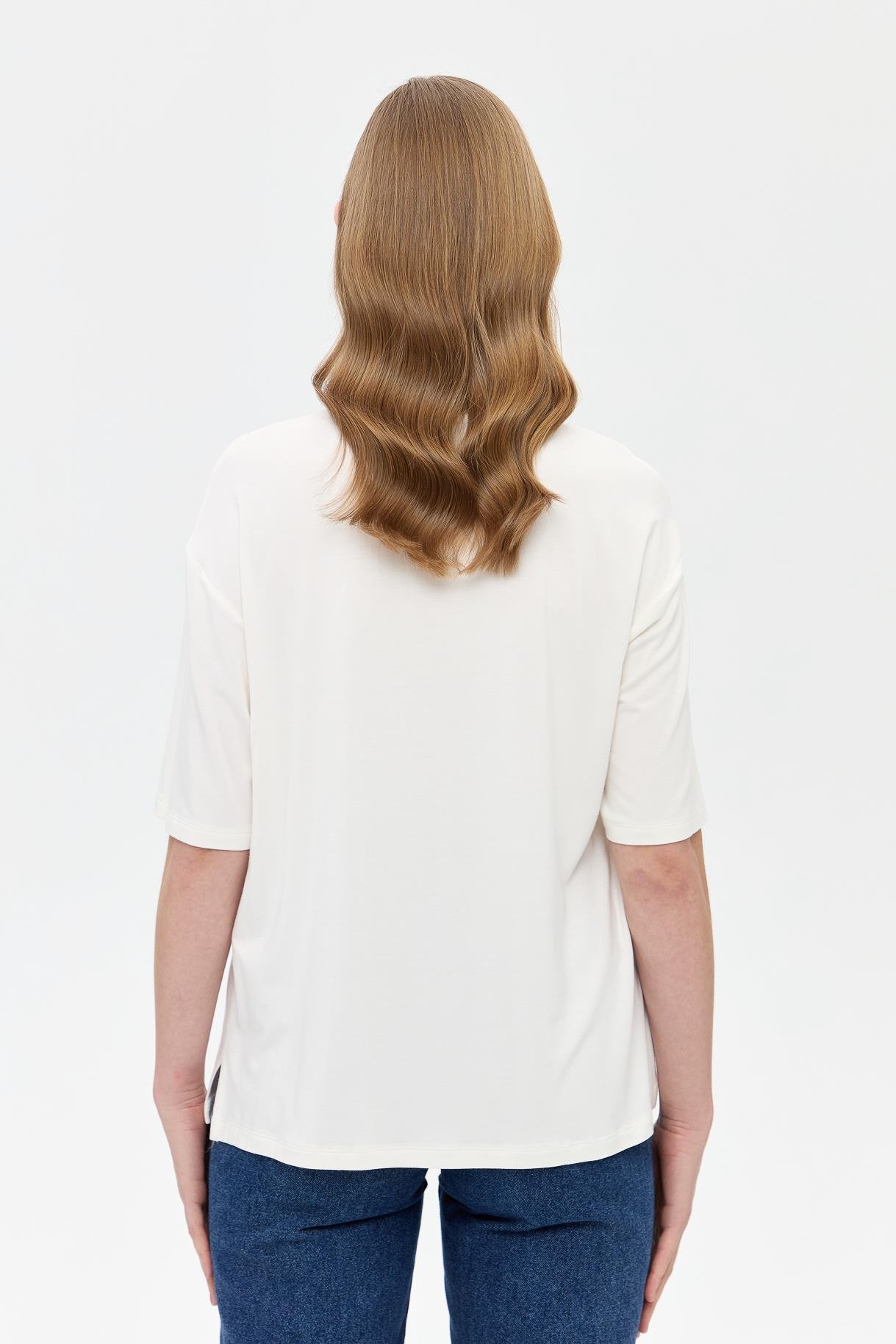 Çiçek İşlemeli Kısa Kollu Tişört - Y.YEŞİLİ