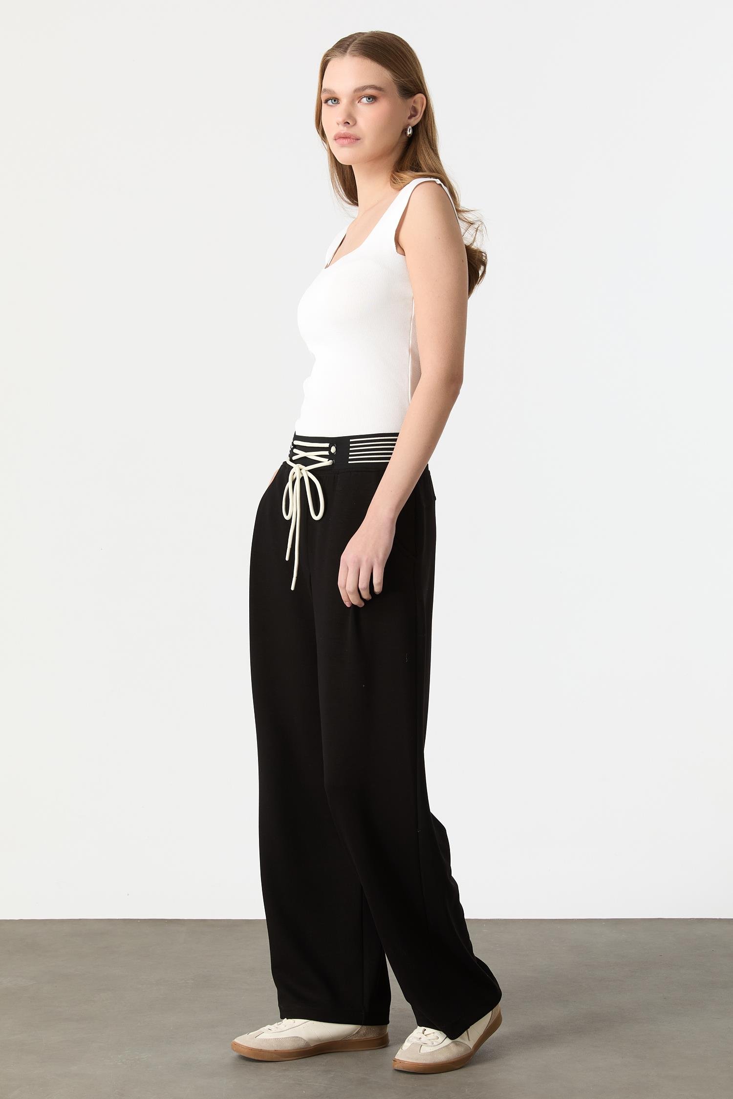 Çizgili Lastik Detaylı Modal Pantolon-SİYAH