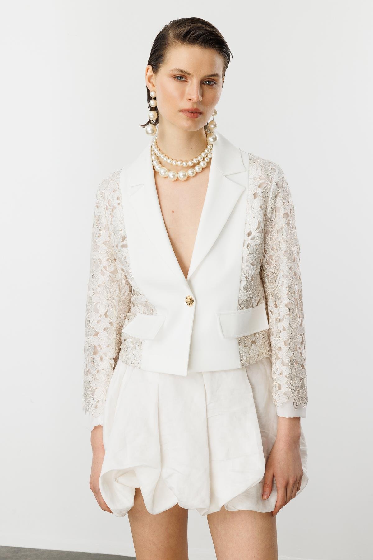 Dantel Detay Kısa Ceket-KEMIK