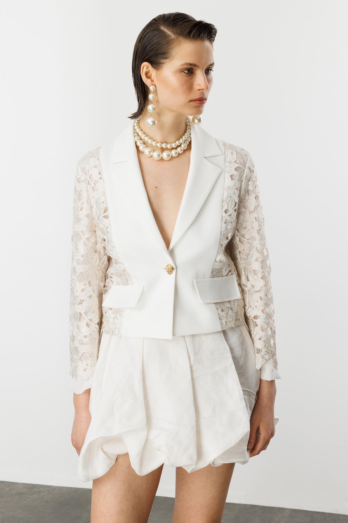 Dantel Detay Kısa Ceket-KEMIK