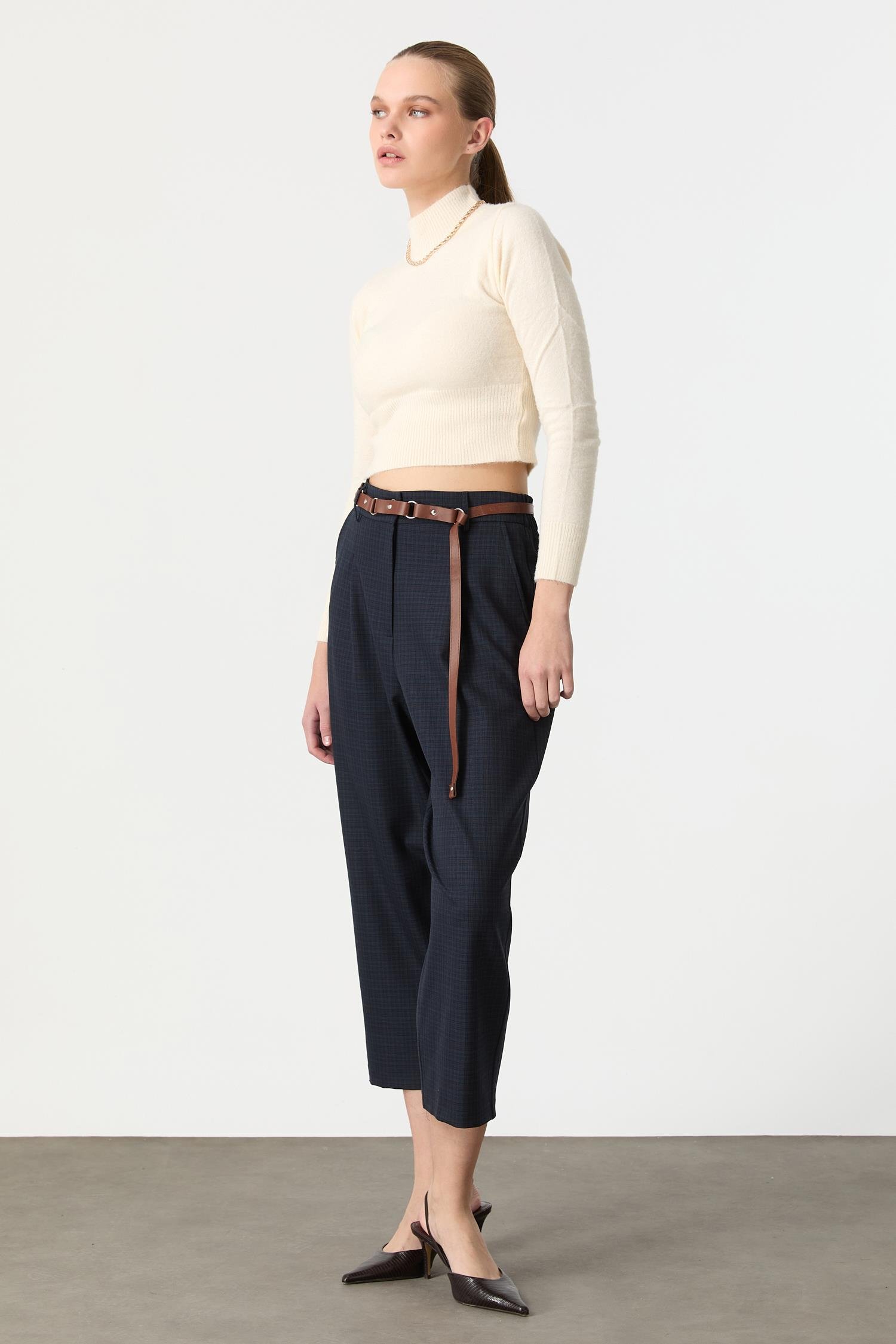 Deri Kemer Detaylı Ekose Pantolon-LACI