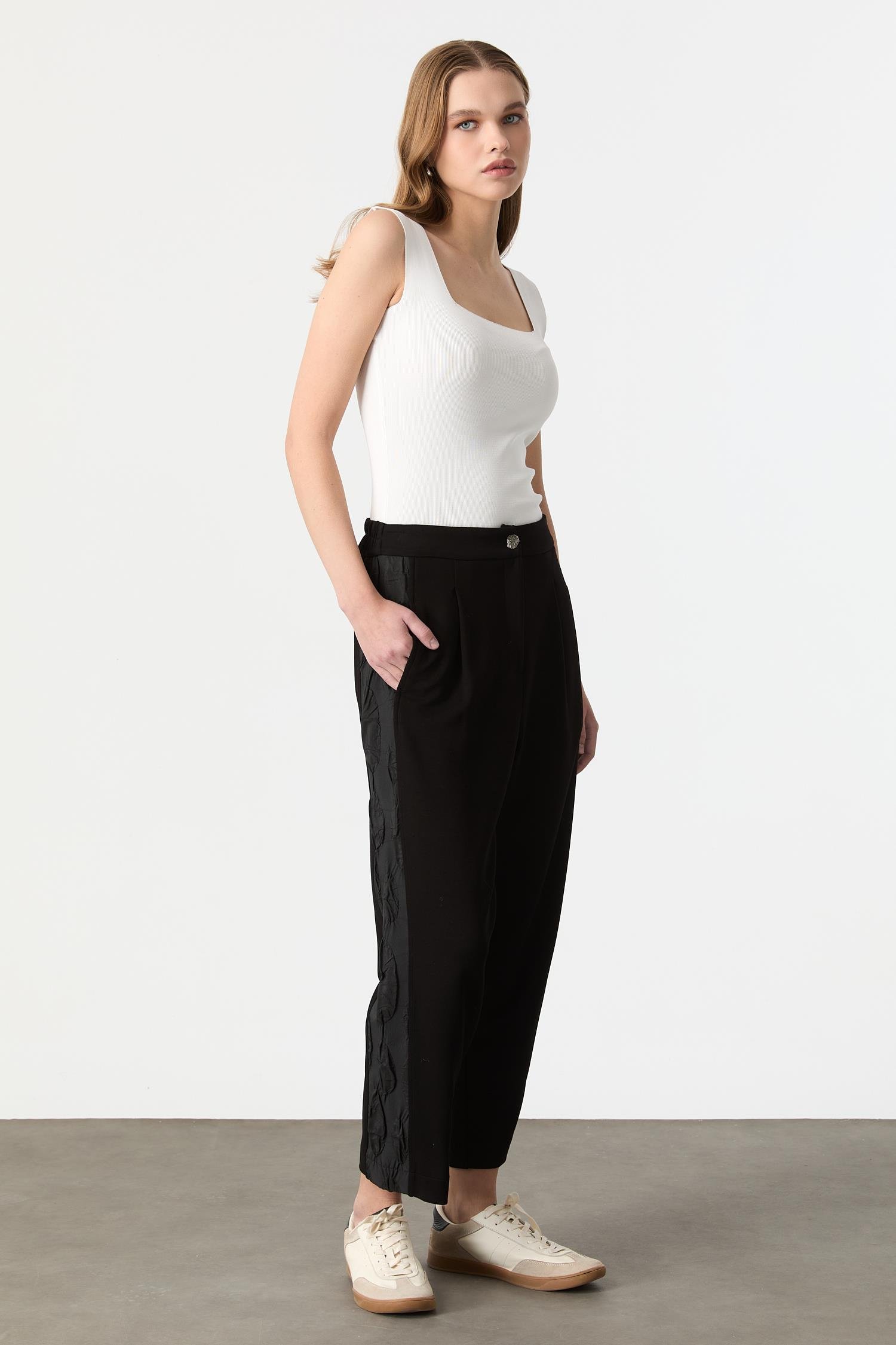 Desen Detaylı Modal Pantolon-SİYAH