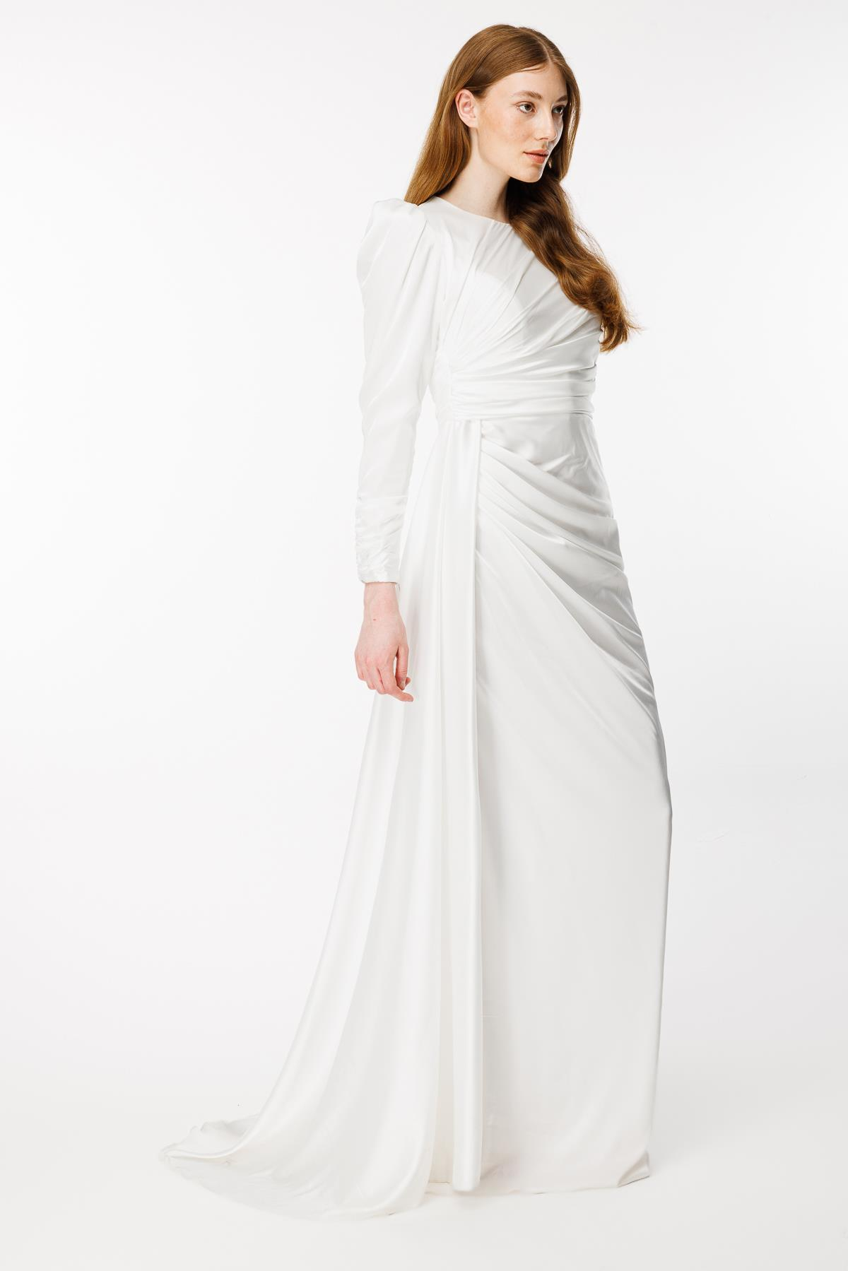 Drape Detaylı Kuyruklu Uzun Saten Abiye - EKRU