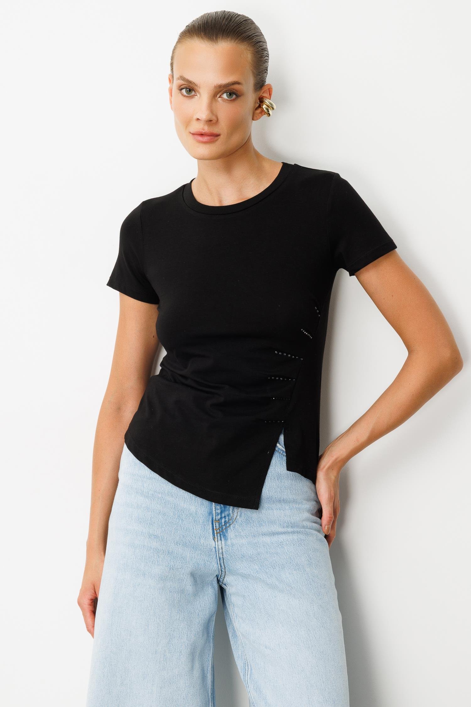 Drape Detaylı Taşlı Tişört-SİYAH