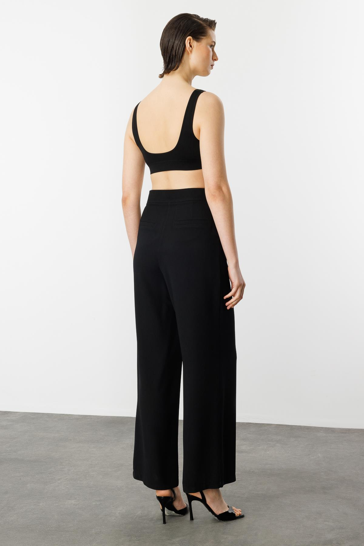 Düğme Detay Krep Pantolon-SİYAH