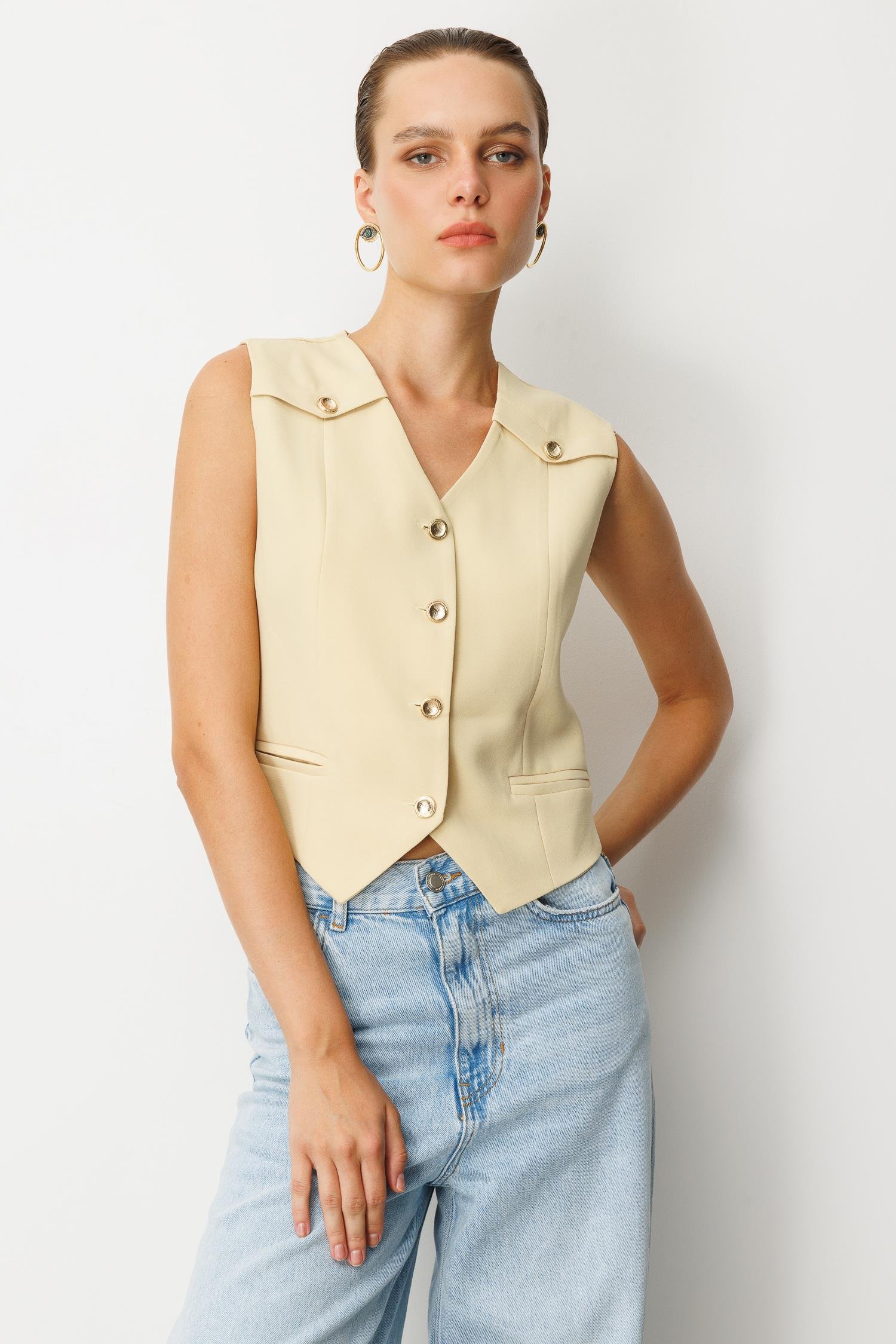 Düğme Detaylı Krep Kumaş Yelek-SARI