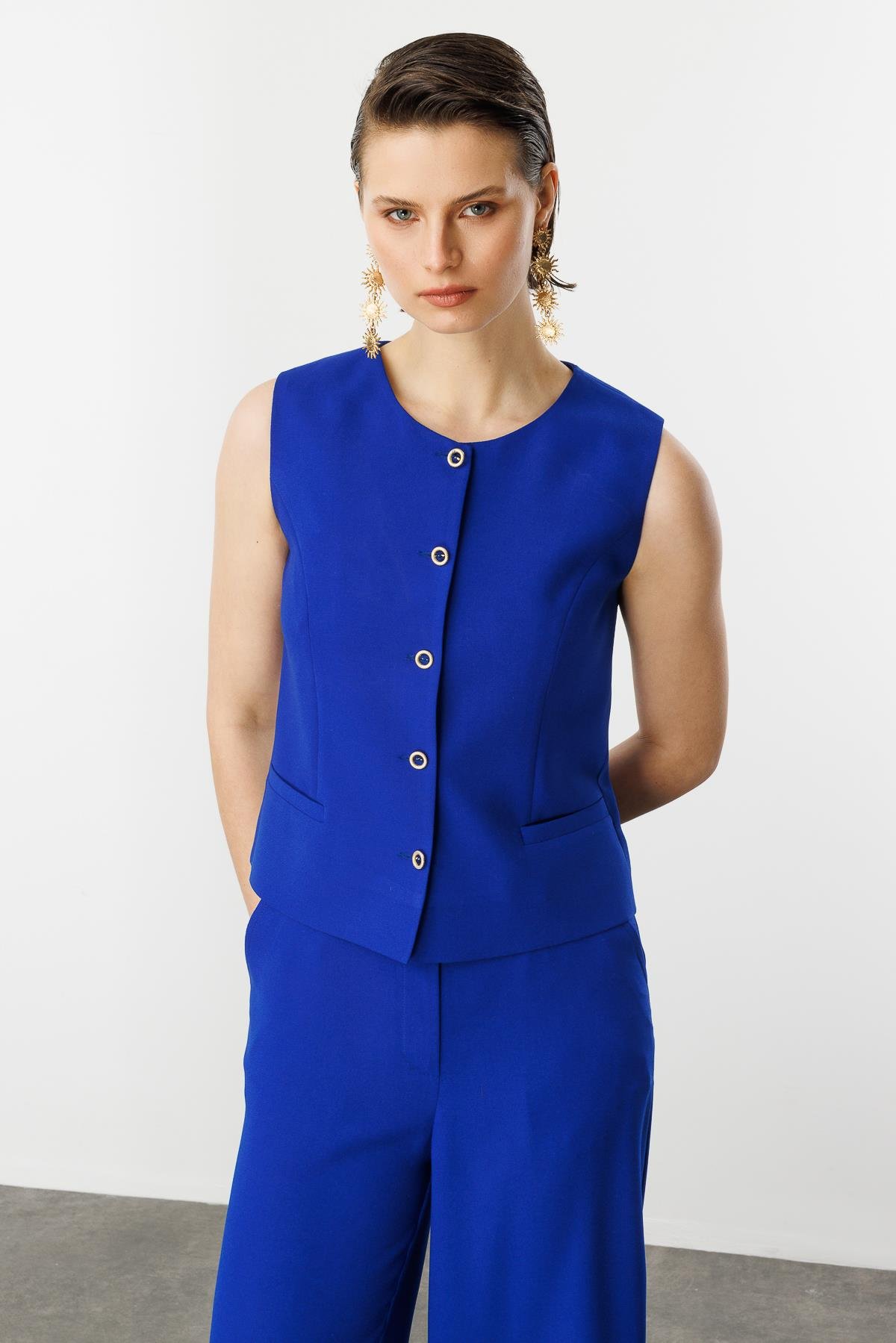 Düğme Detaylı Krep Yelek-SAX