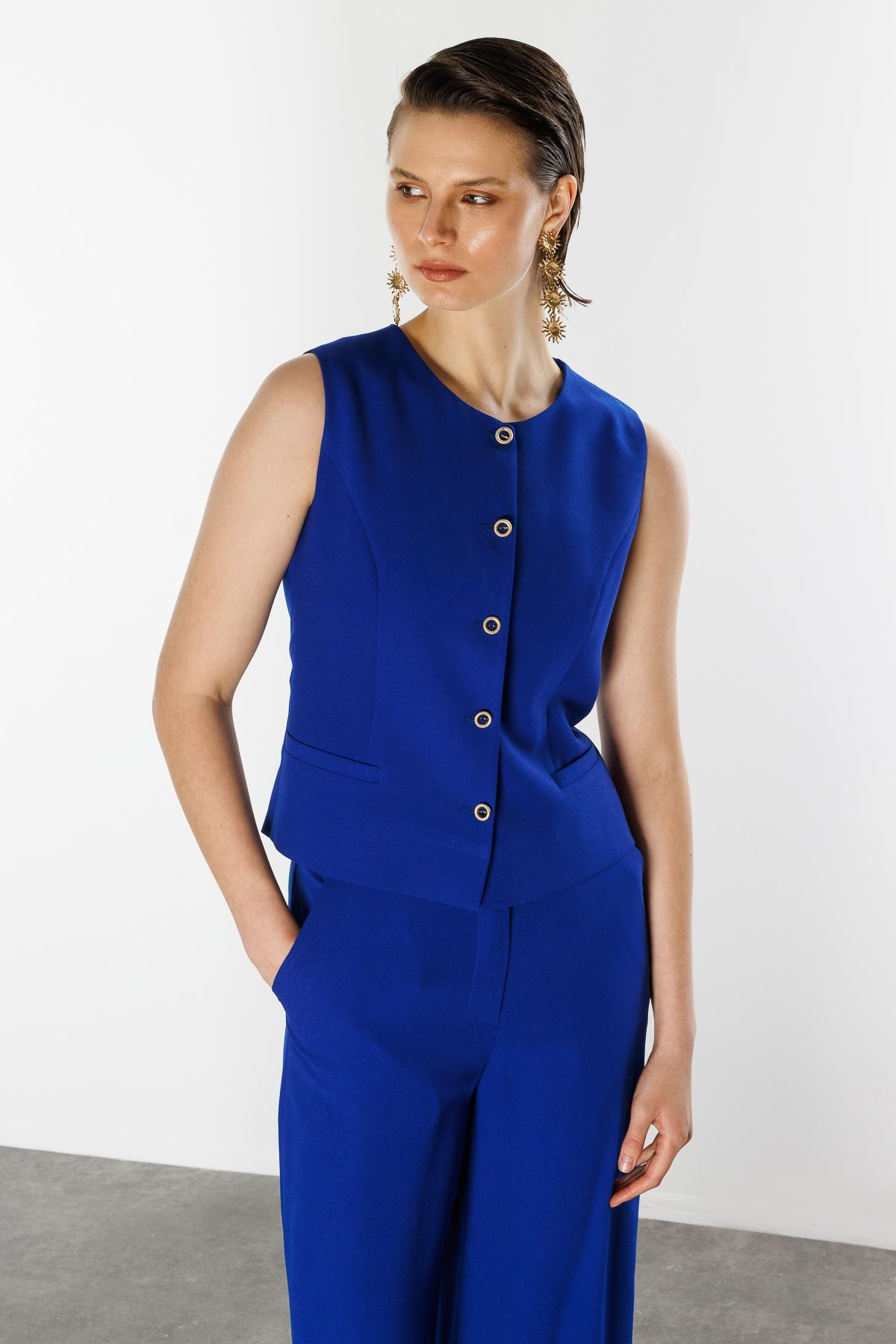 Düğme Detaylı Krep Yelek-SAX