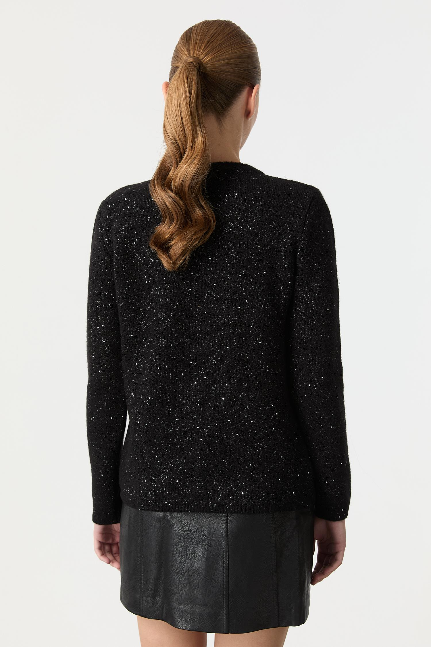 Düğme Detaylı Pullu Hırka-SİYAH