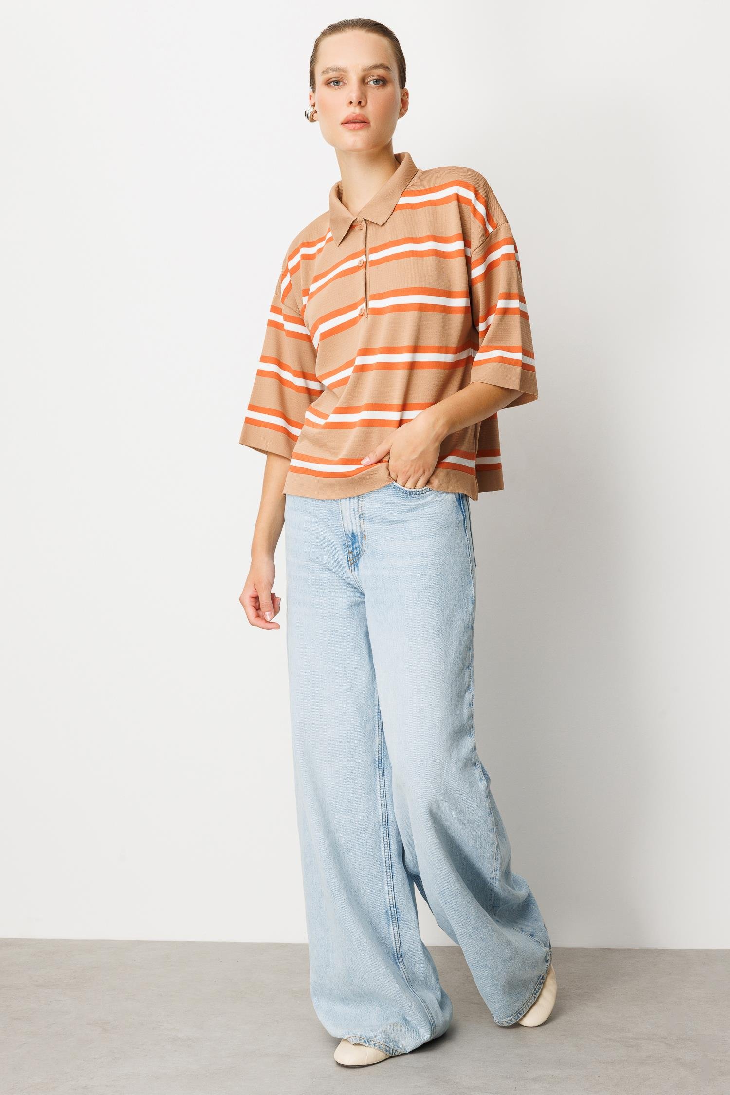 Düğme Detaylı Truvakar Kol Triko Kazak-KARAMEL